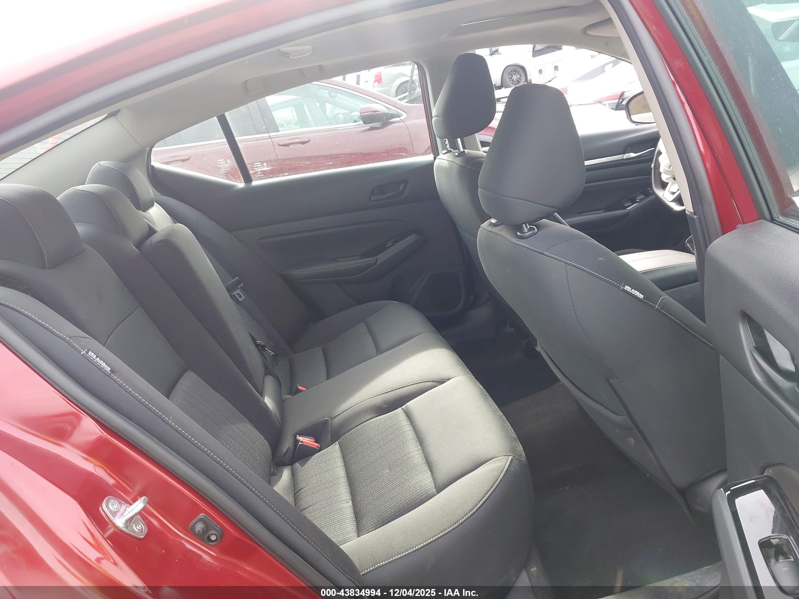 NISSAN ALTIMA image 8