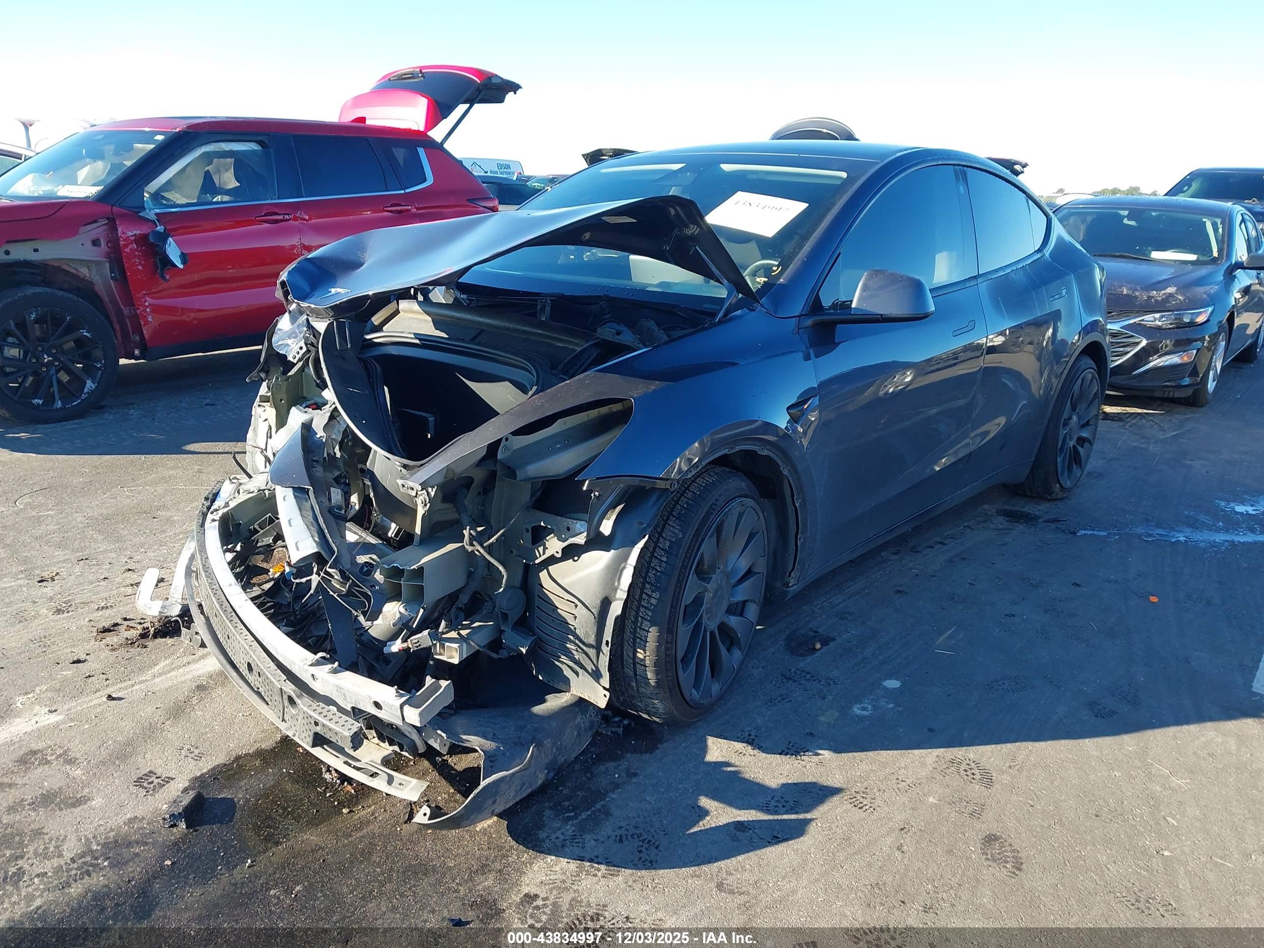 TESLA MODEL image 2