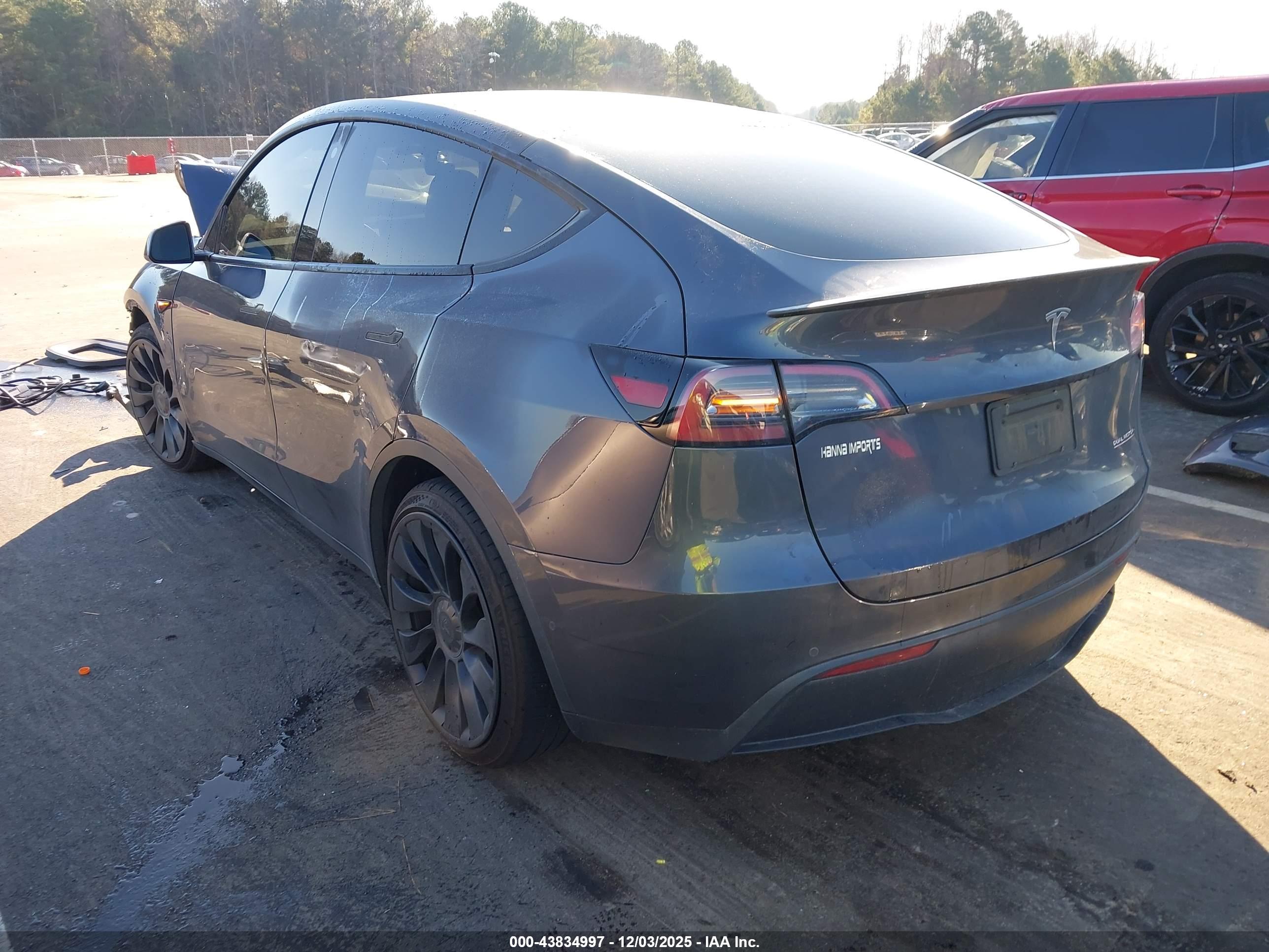 TESLA MODEL image 3