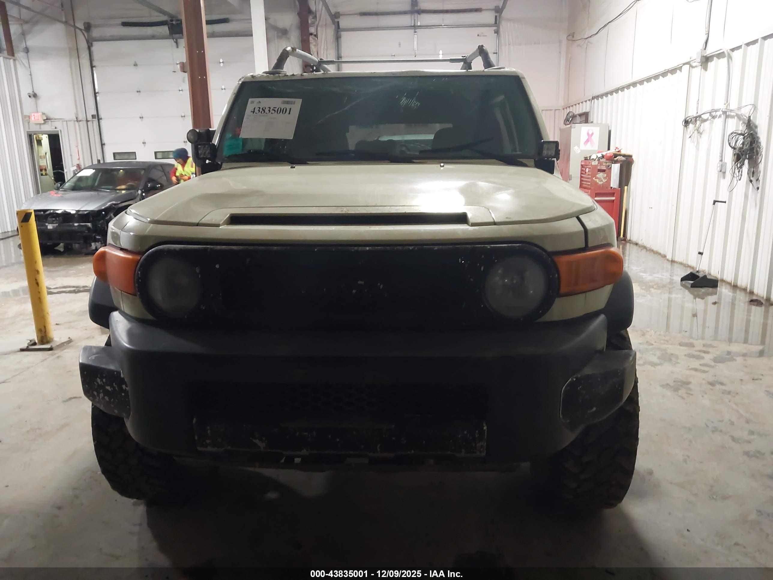 TOYOTA FJ image 6