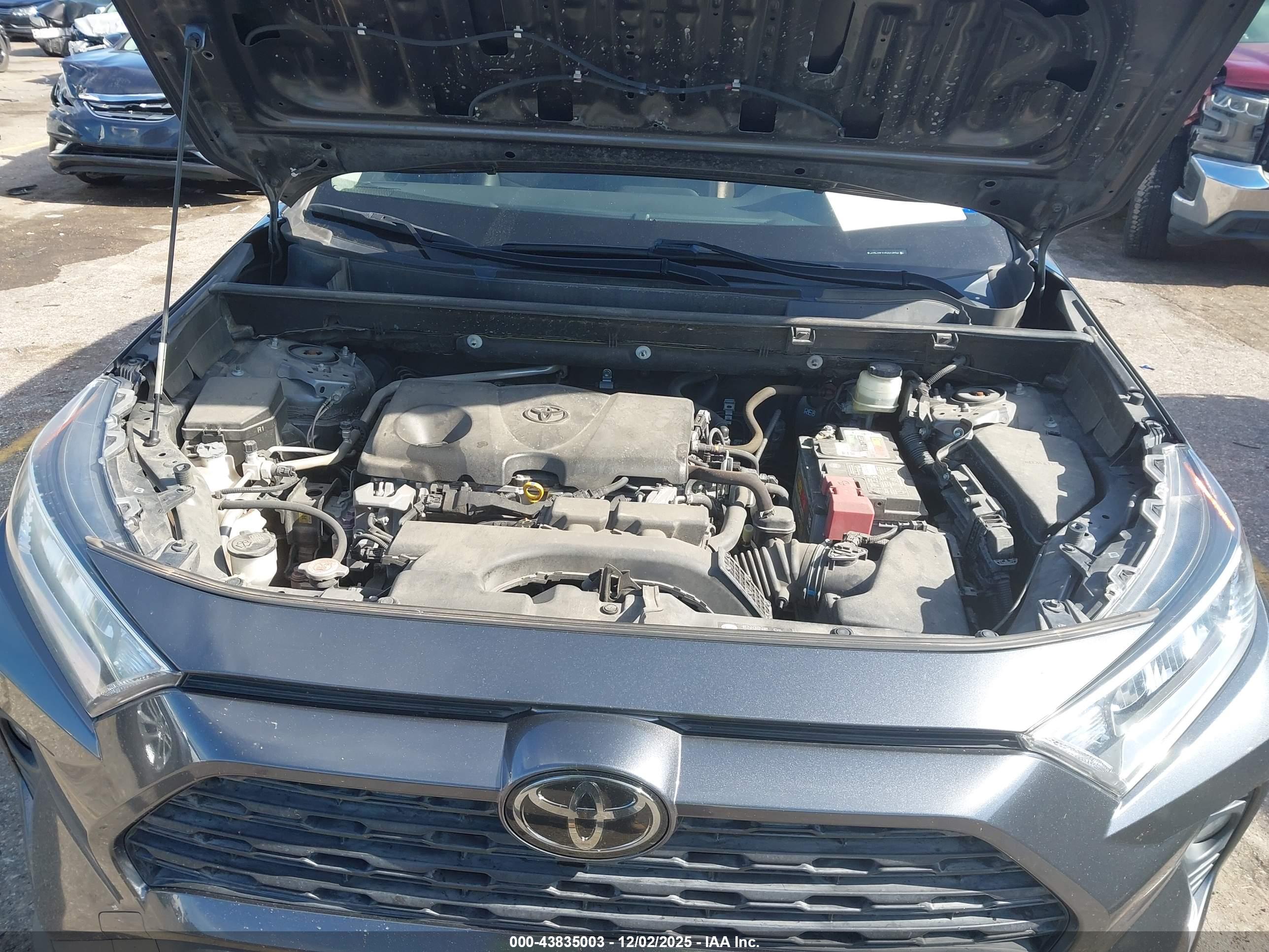 TOYOTA RAV4 image 10