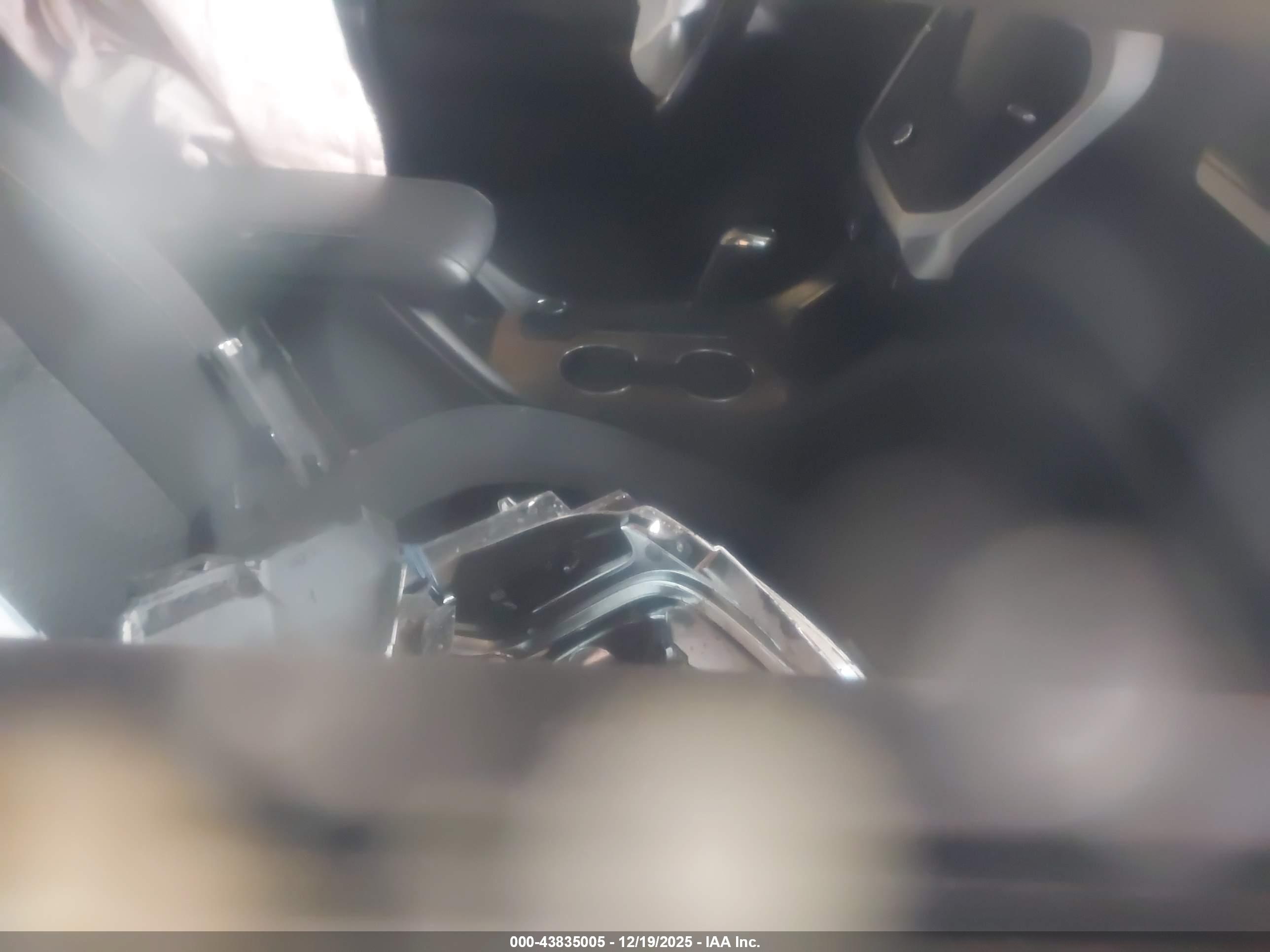 GMC ACADIA image 5