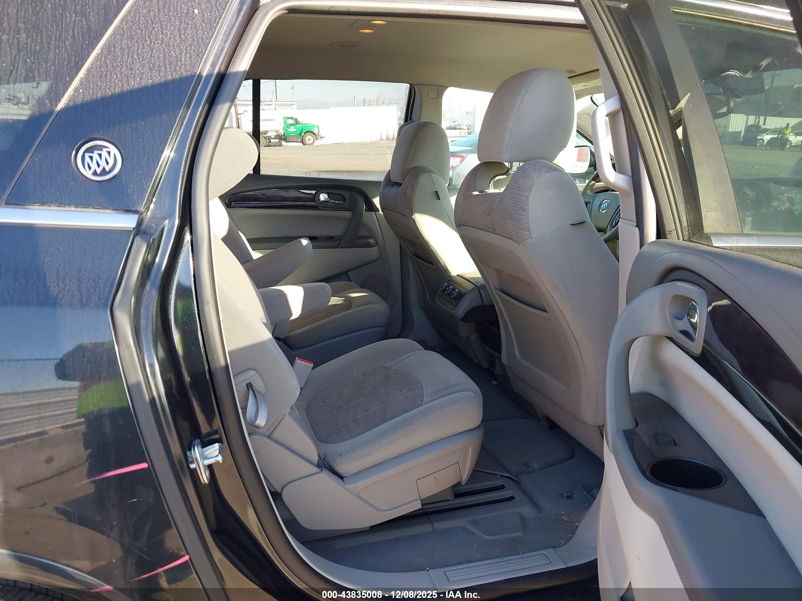 BUICK ENCLAVE image 8