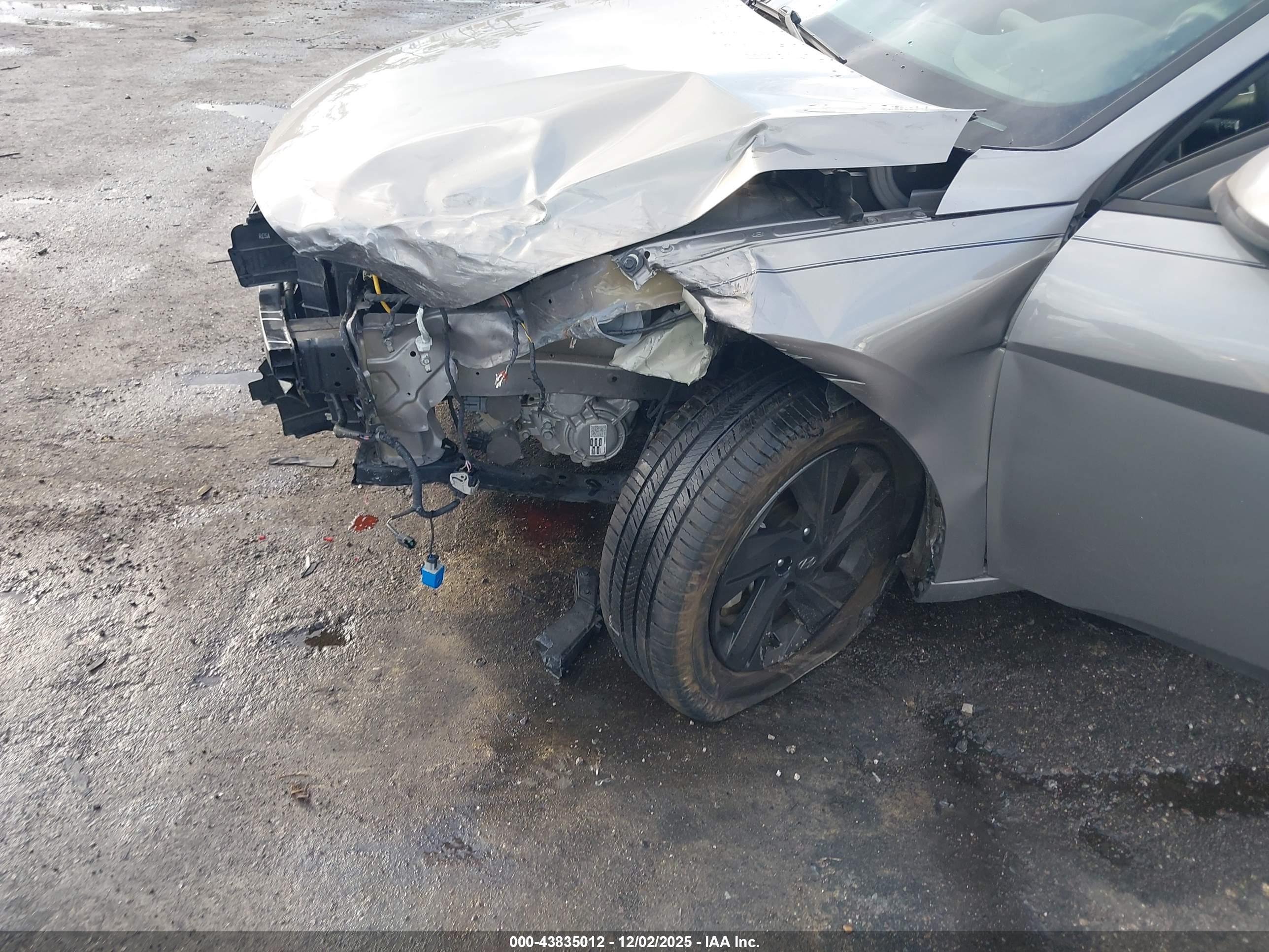 HYUNDAI ELANTRA image 6