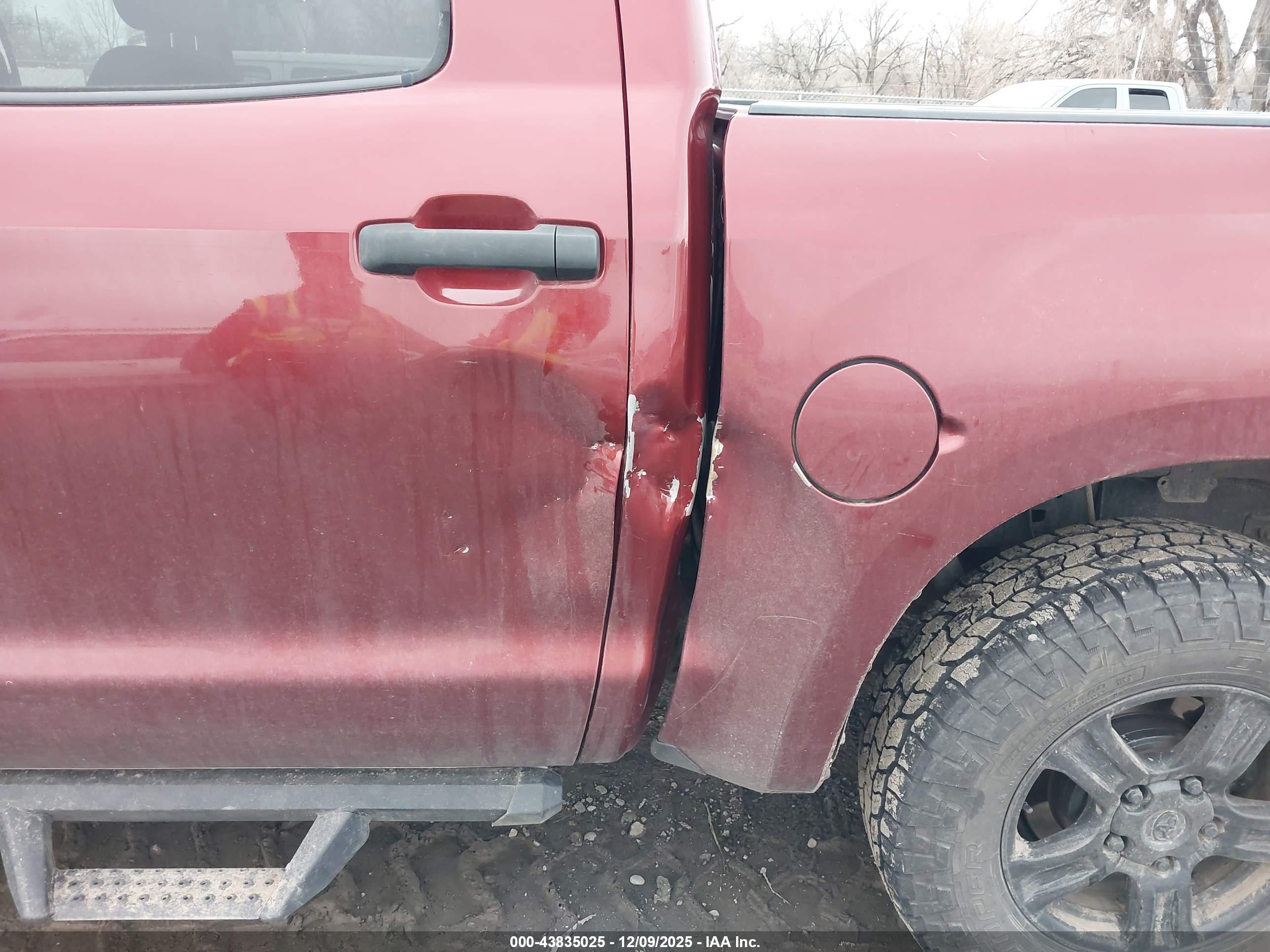 TOYOTA TUNDRA image 6