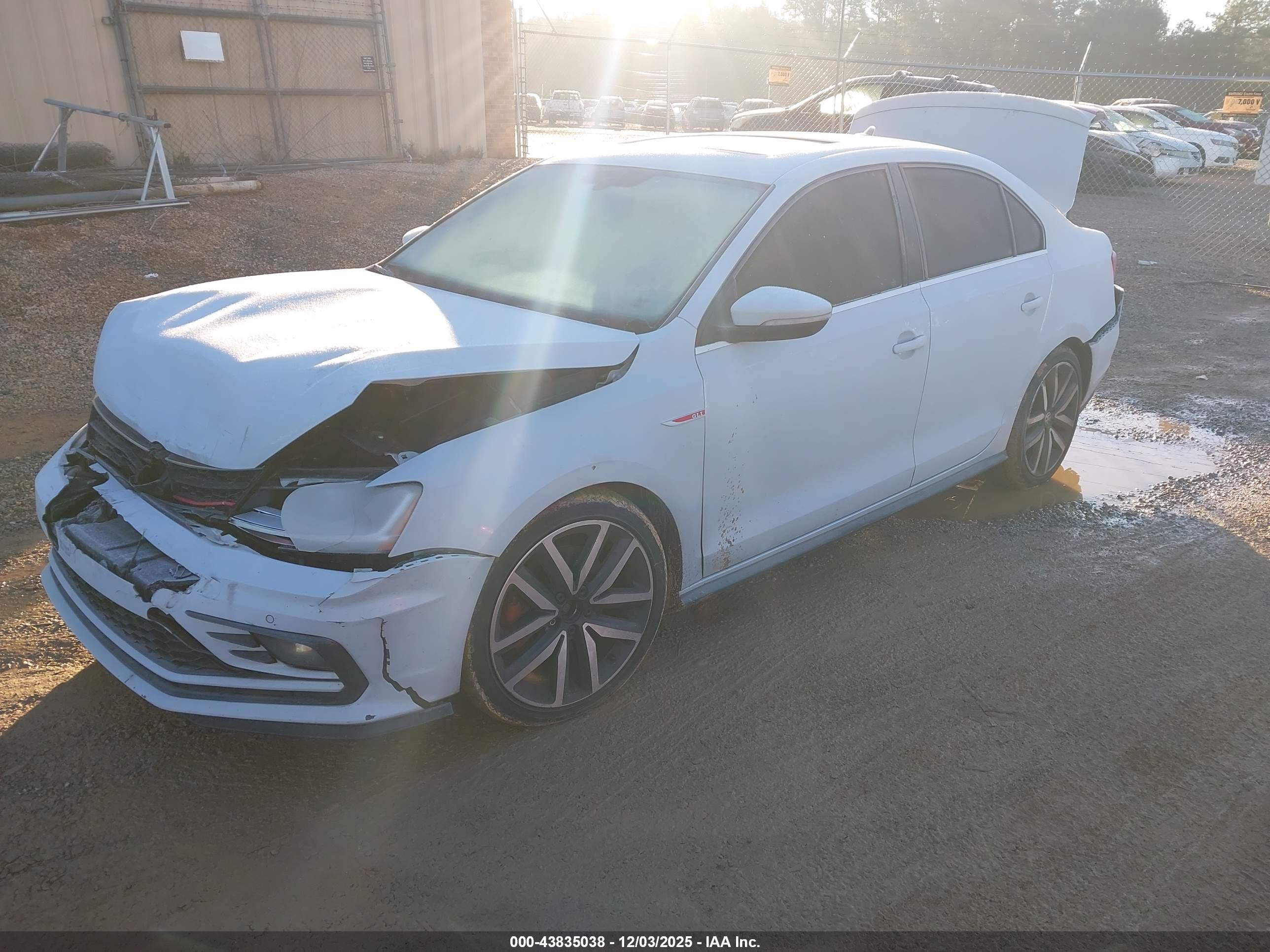 VOLKSWAGEN JETTA image 2