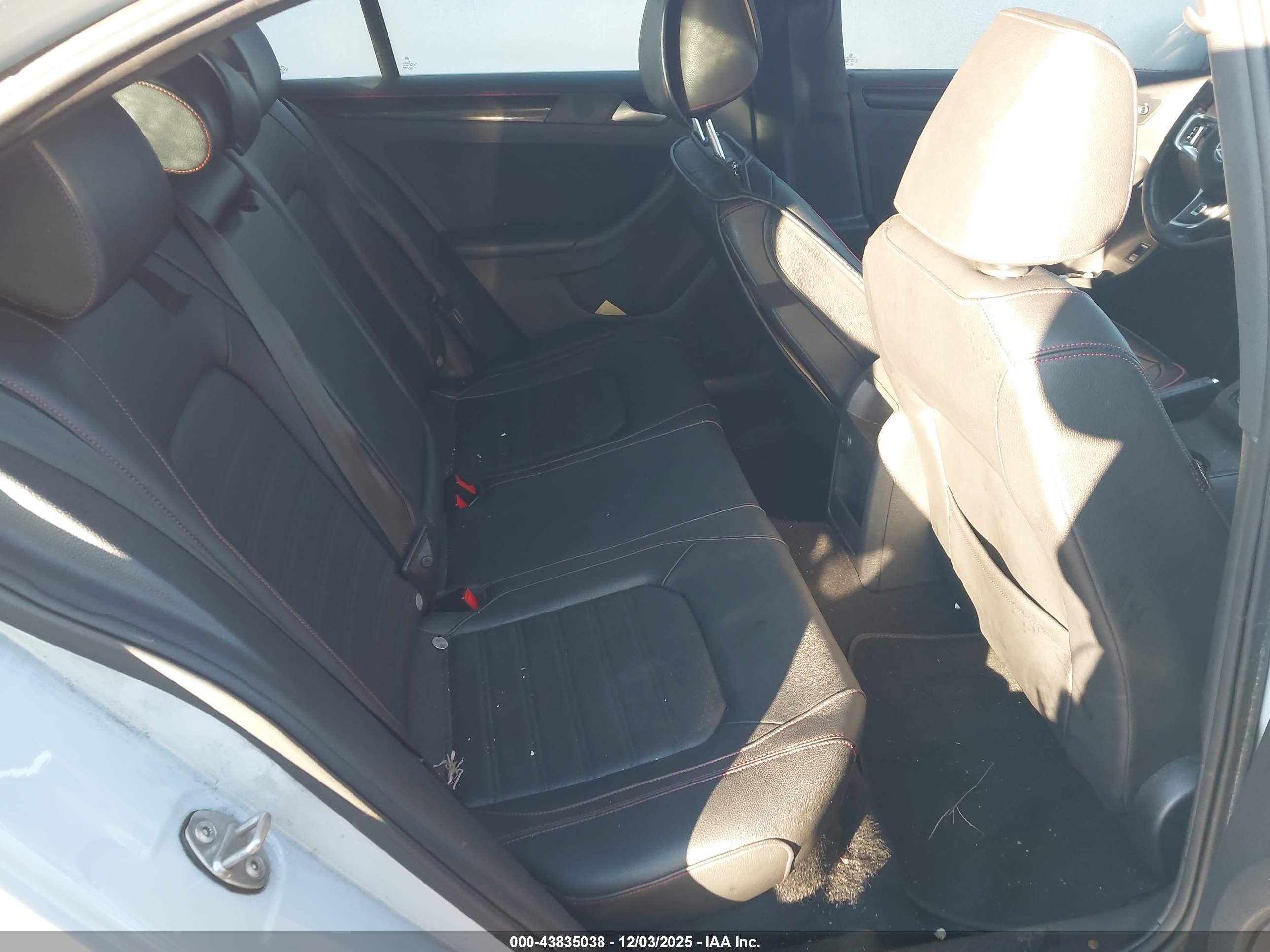 VOLKSWAGEN JETTA image 8