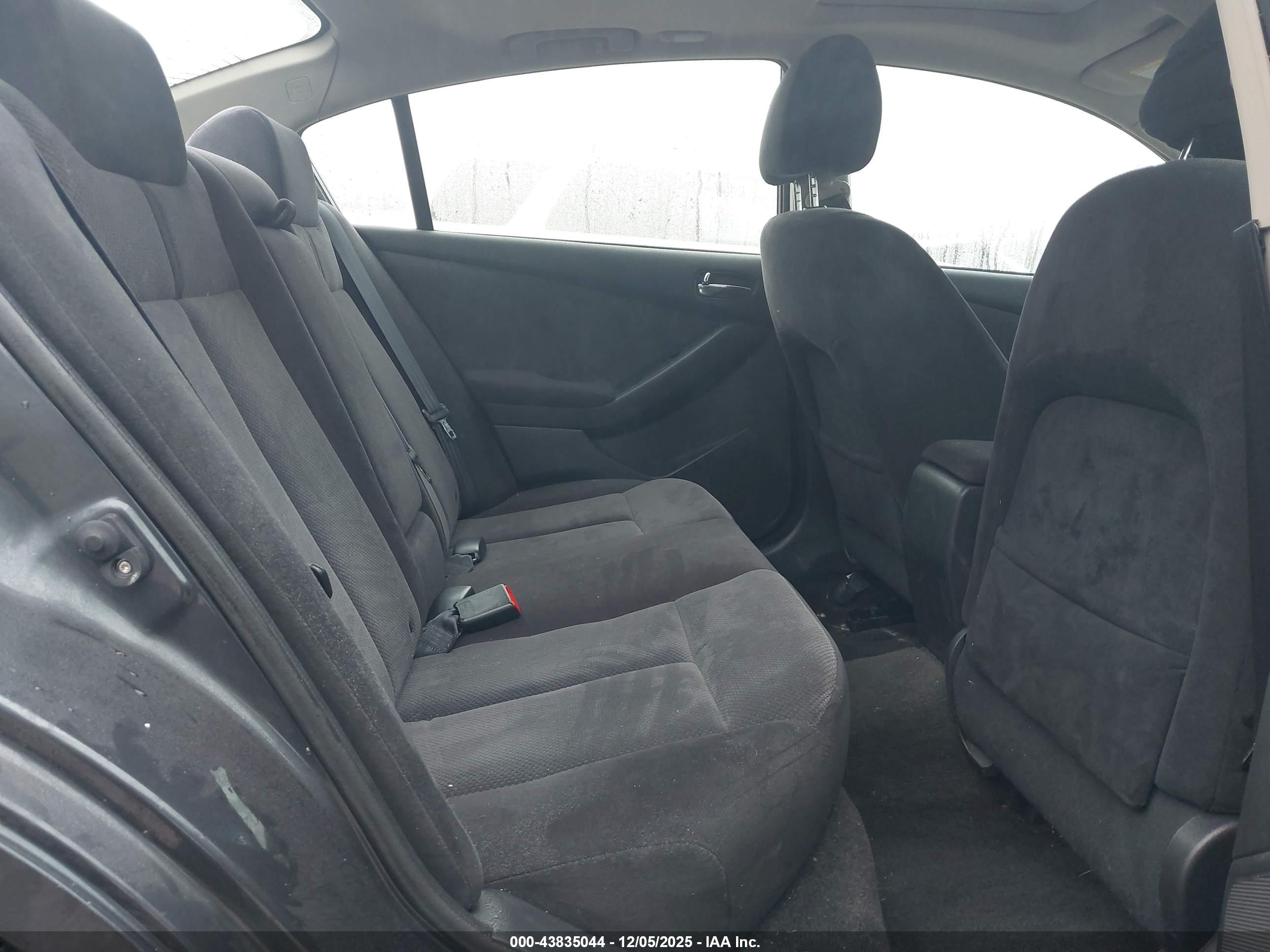 NISSAN ALTIMA image 8