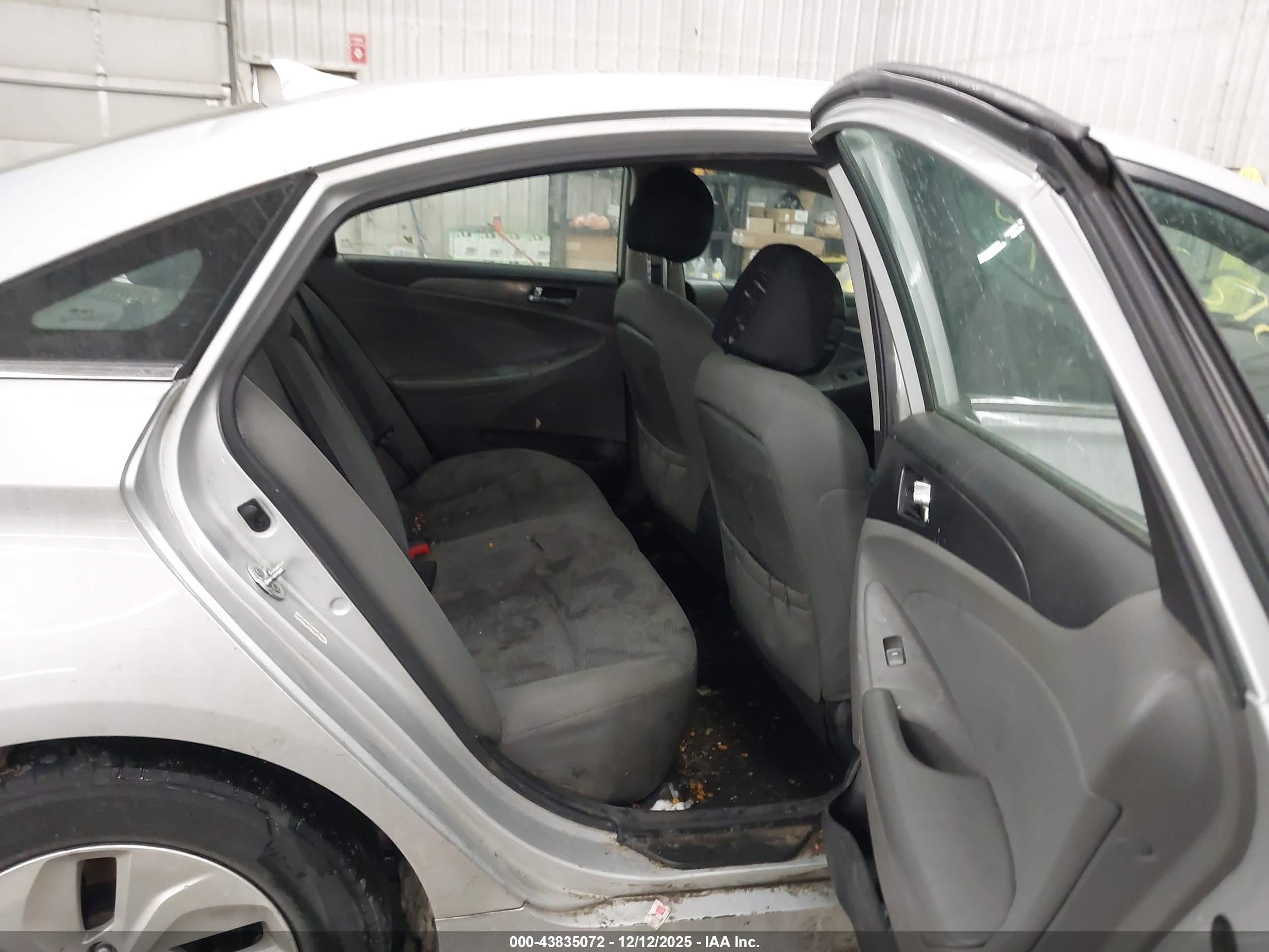 HYUNDAI SONATA image 8