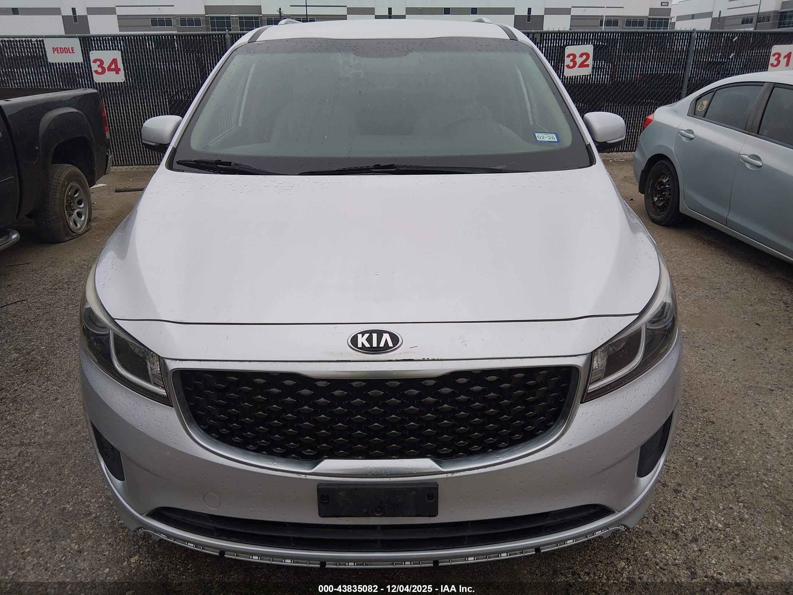 KIA SEDONA image 6