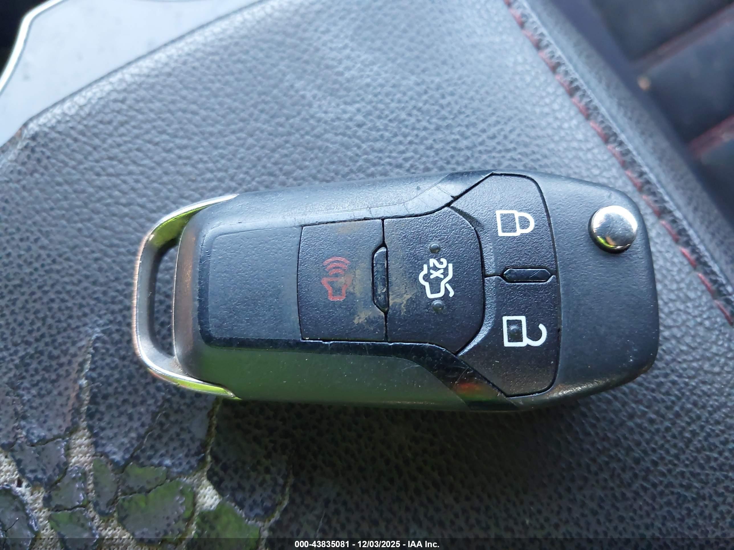 FORD FUSION image 11