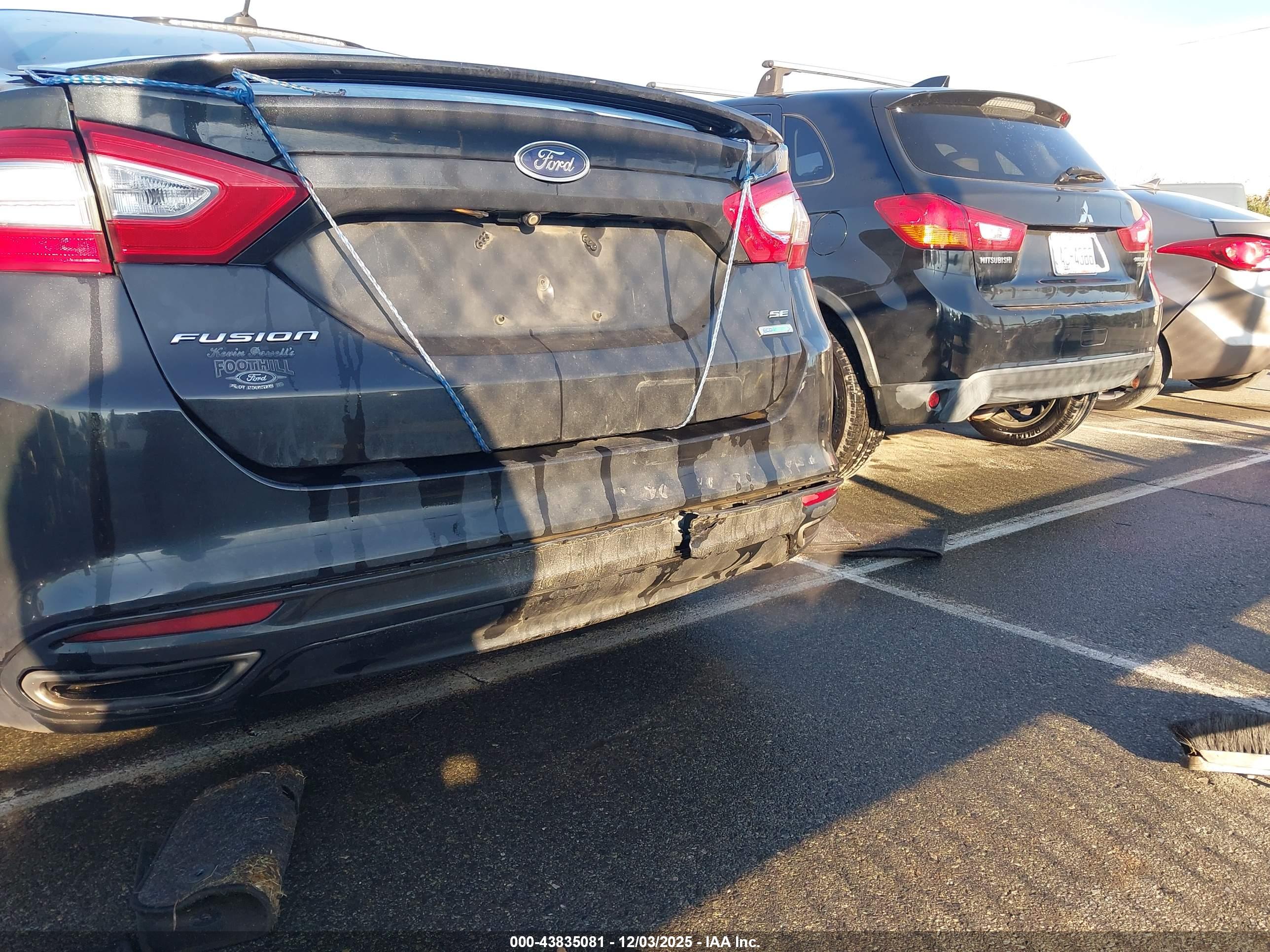 FORD FUSION image 6