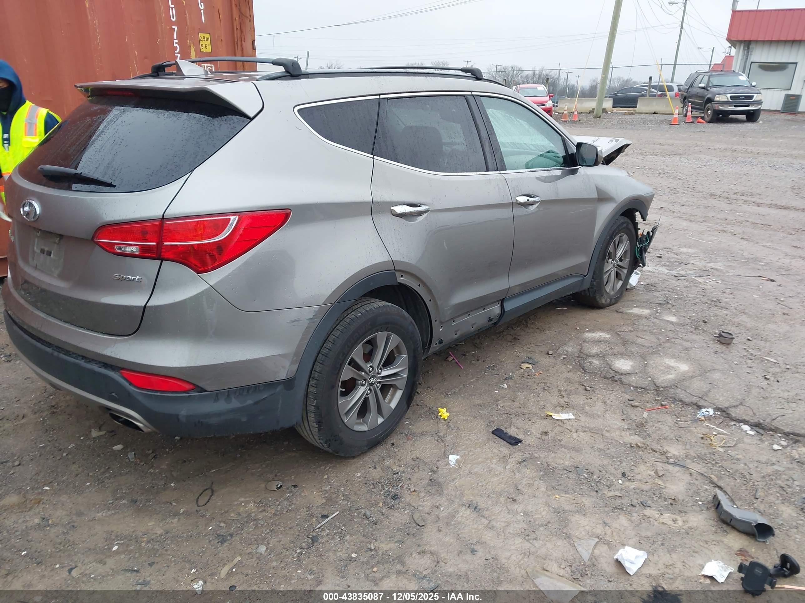 HYUNDAI SANTA image 4