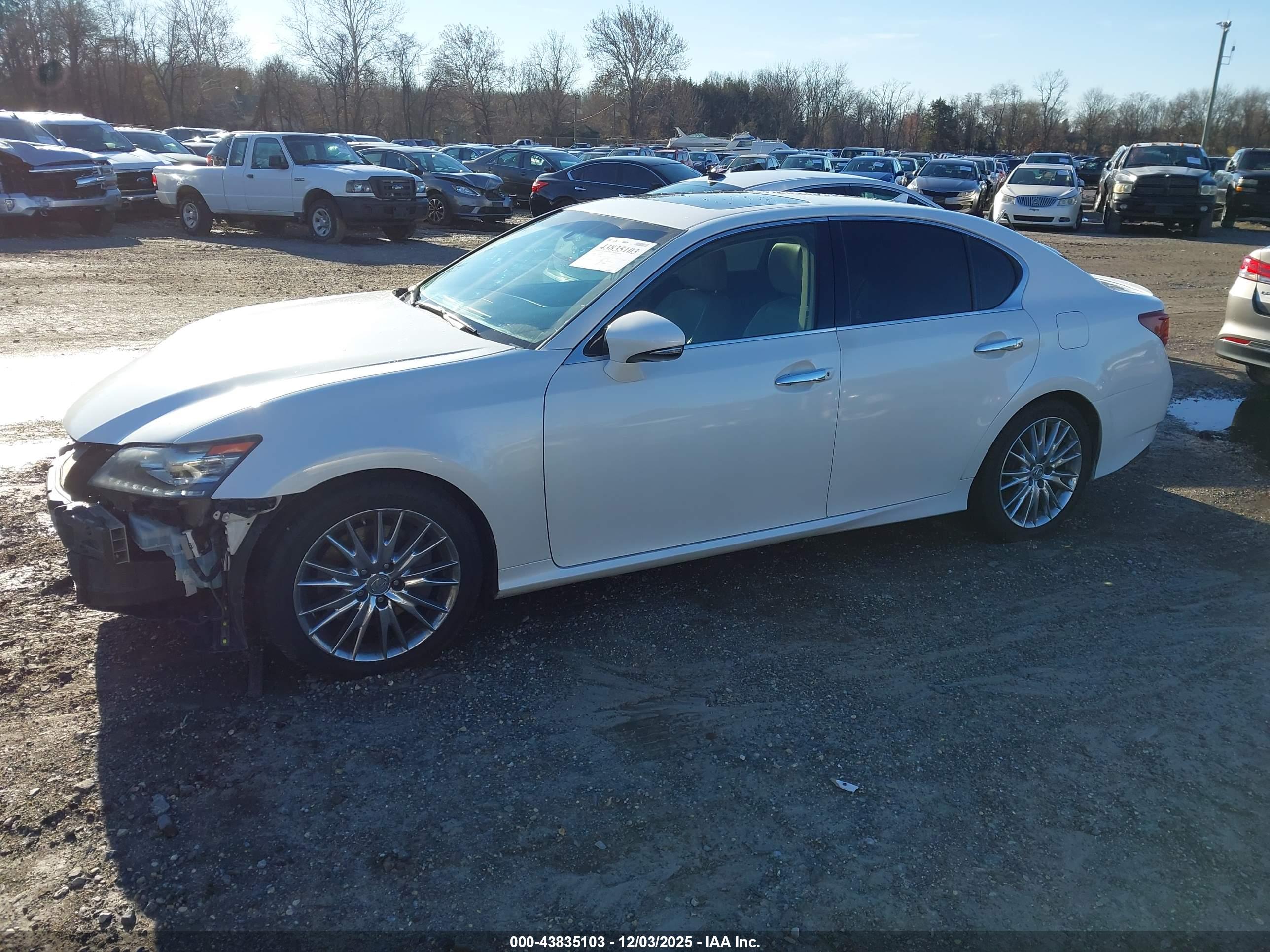 LEXUS GS image 2