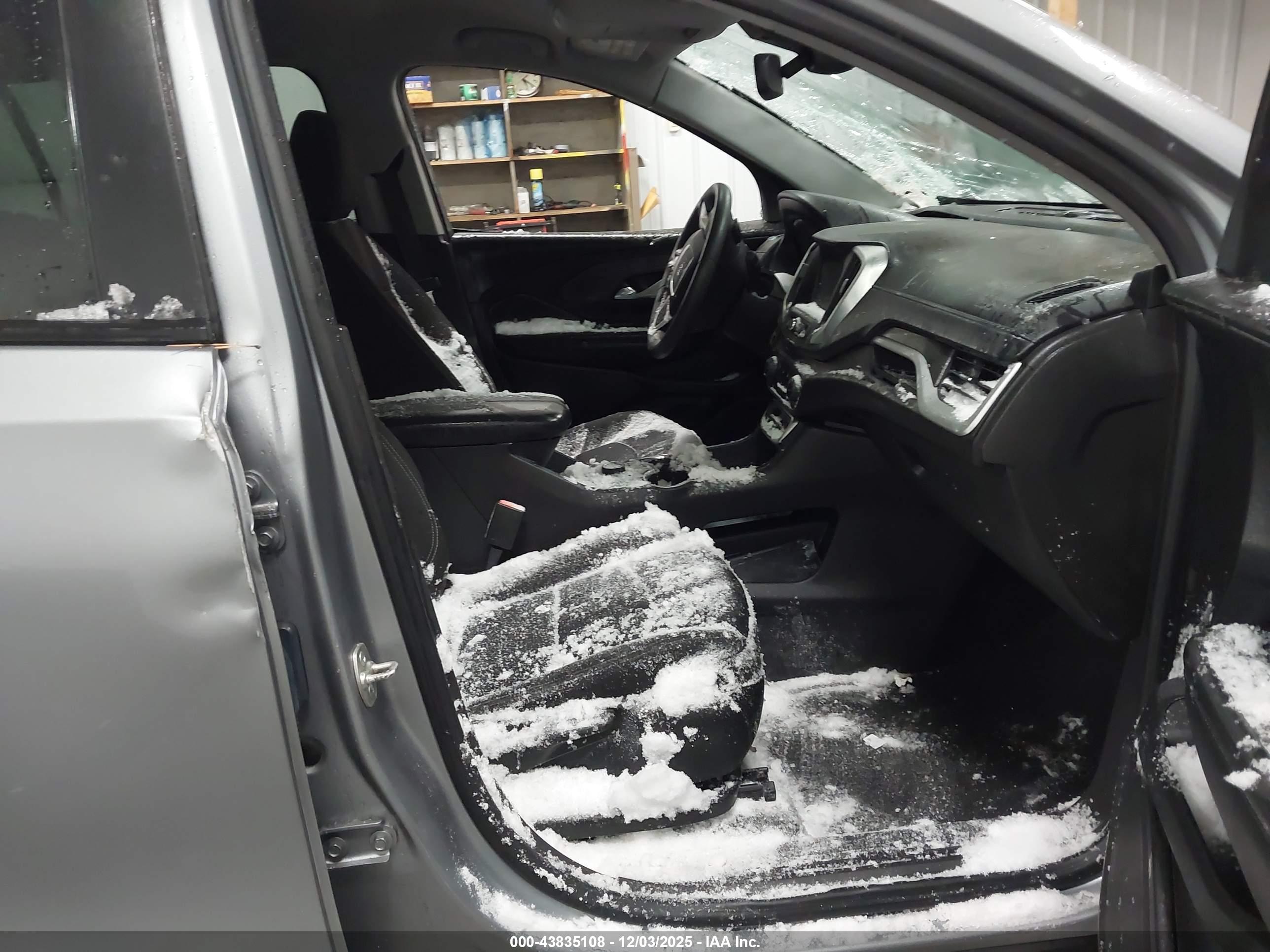 GMC TERRAIN image 5