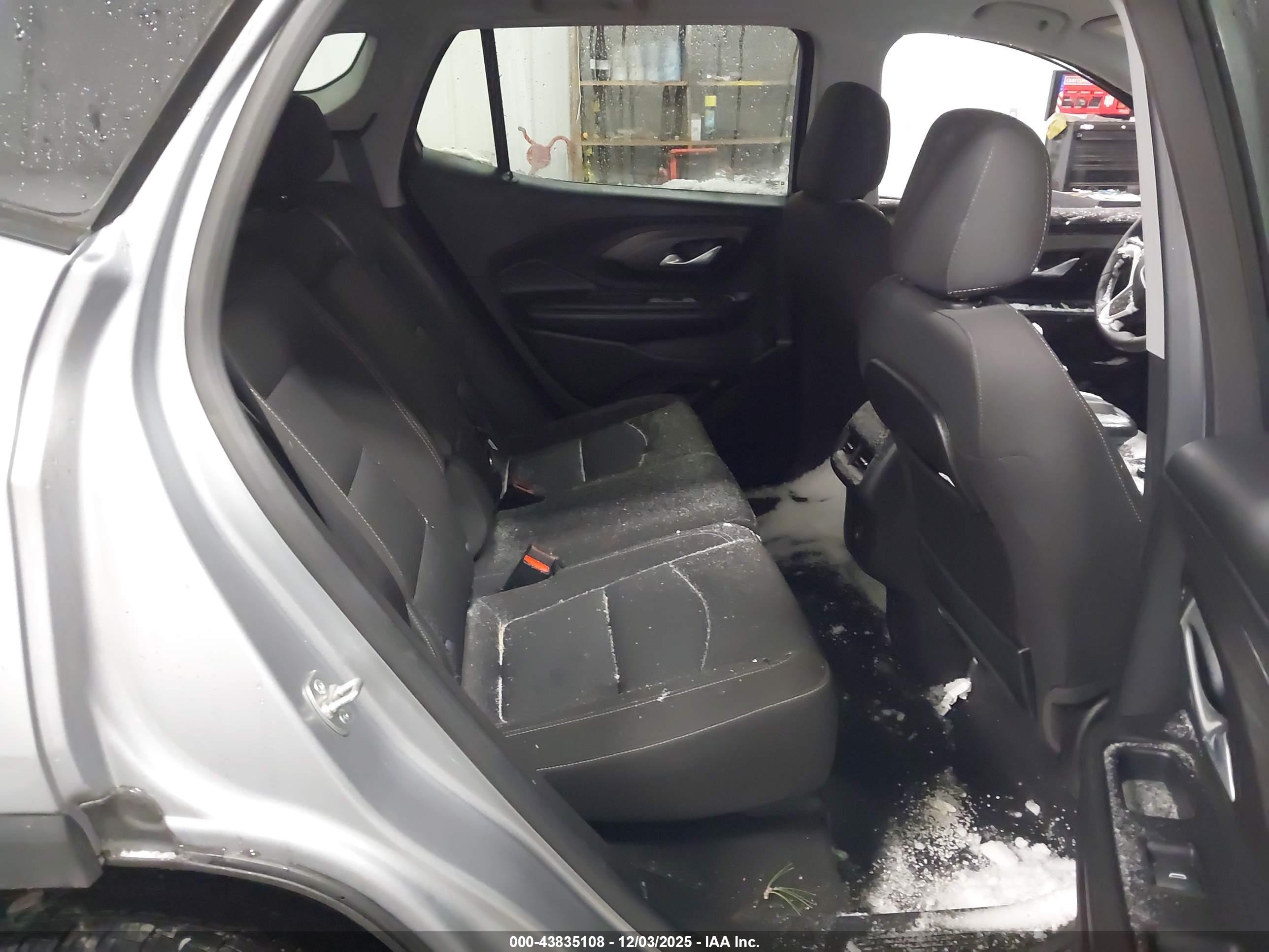 GMC TERRAIN image 8