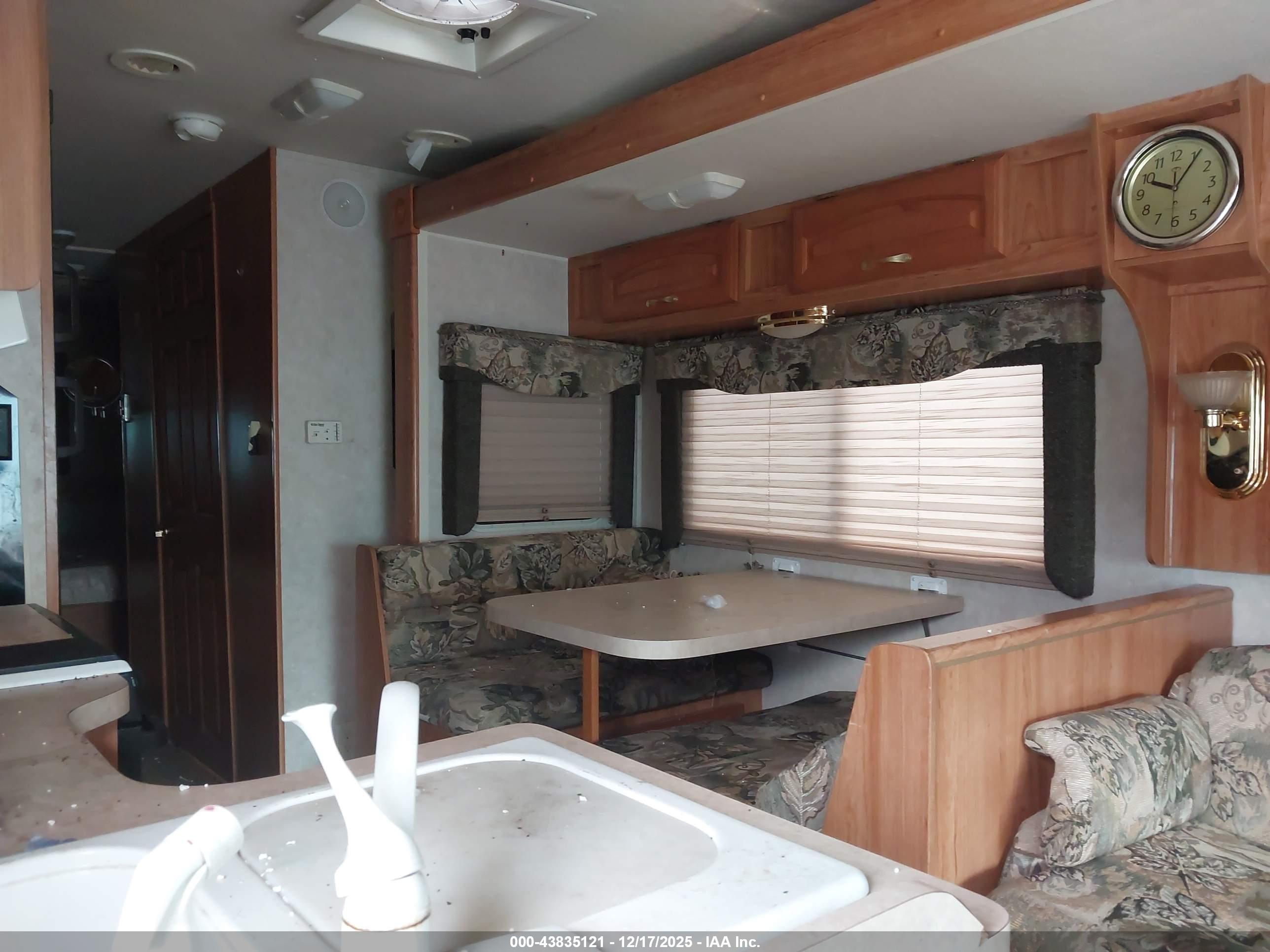 FORD F550 image 5