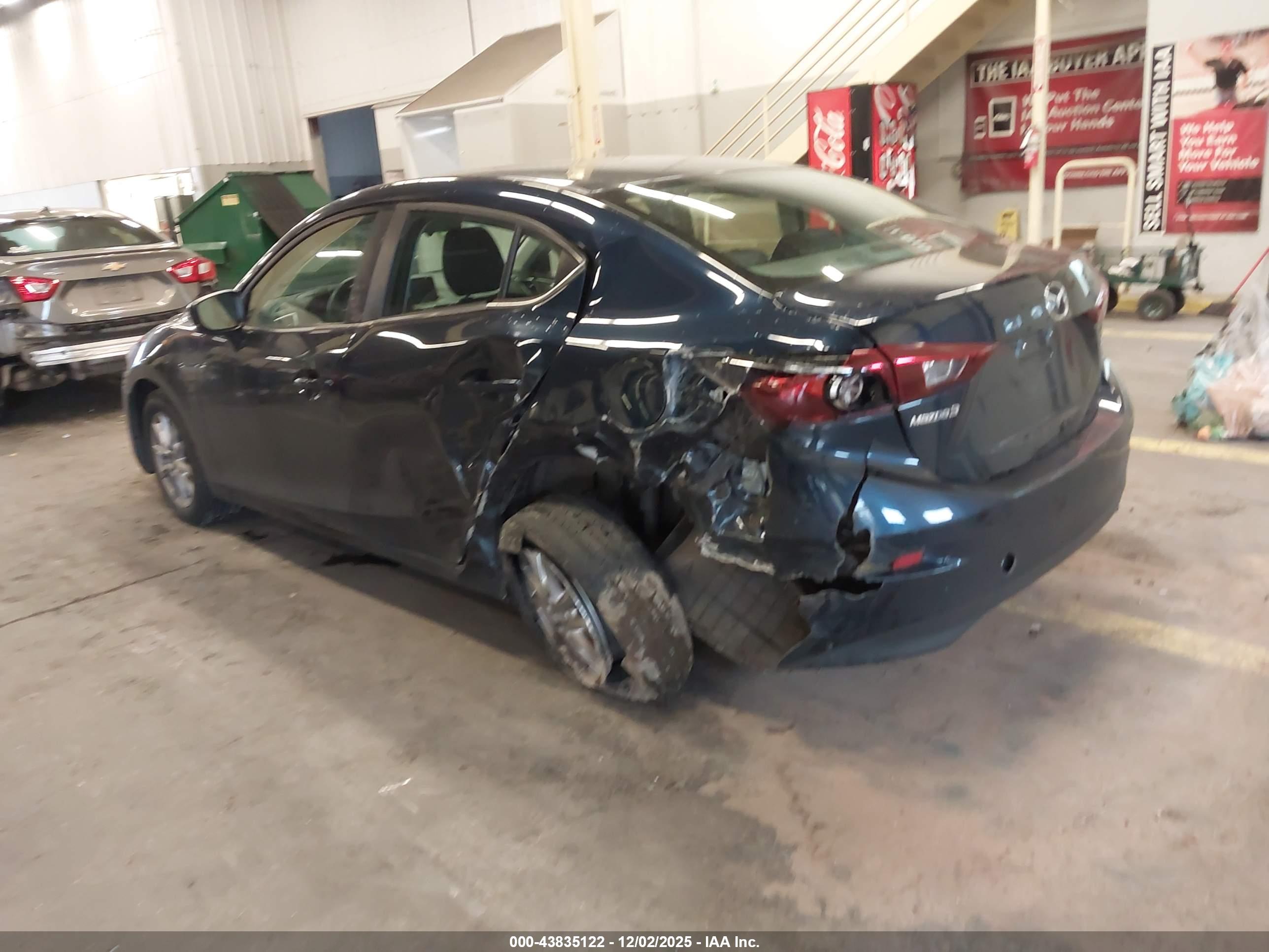 MAZDA MAZDA3 image 3