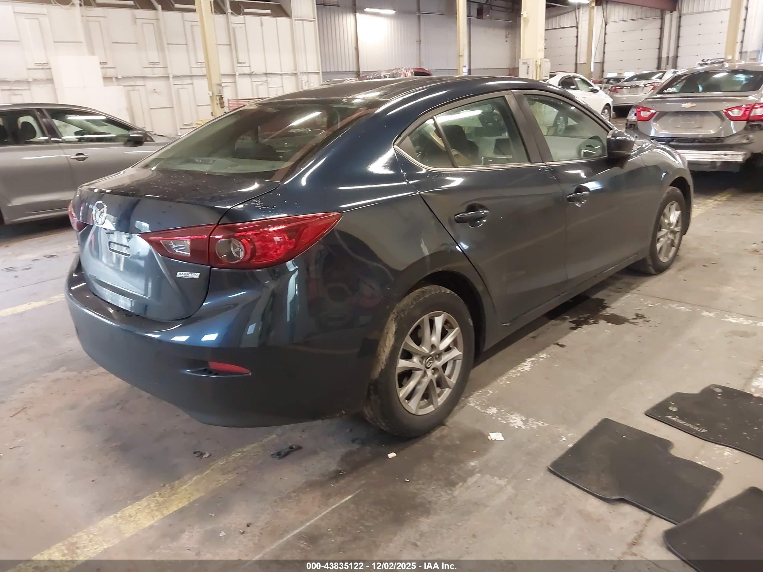 MAZDA MAZDA3 image 4