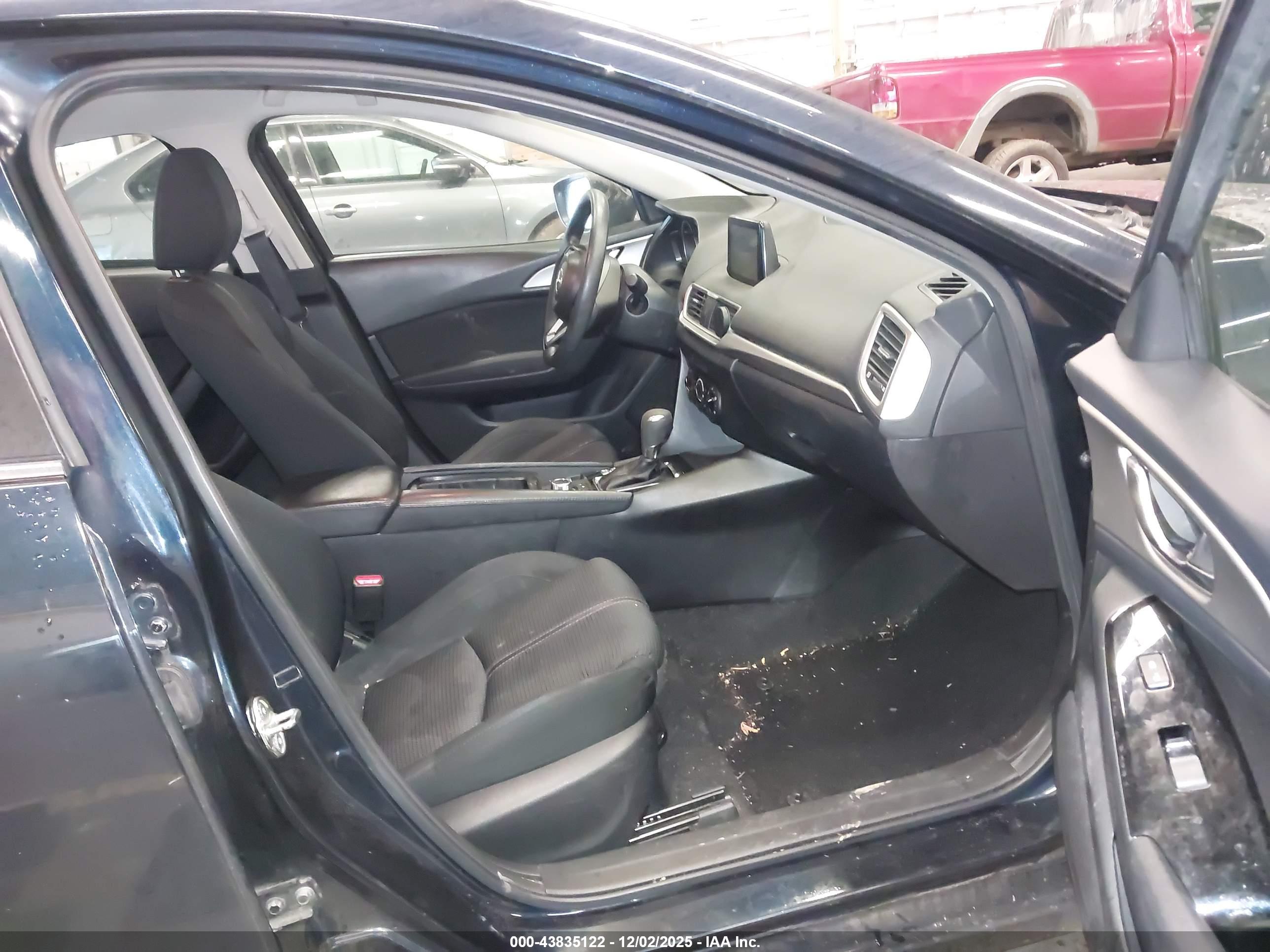 MAZDA MAZDA3 image 5