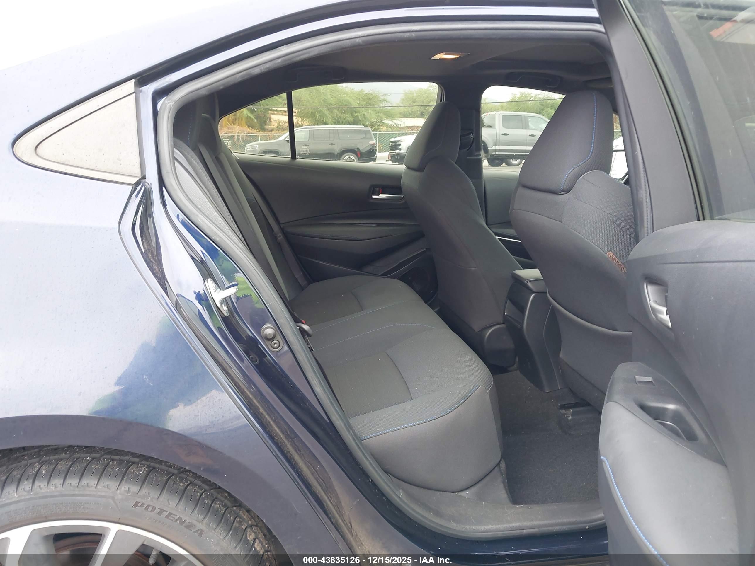 TOYOTA COROLLA image 8