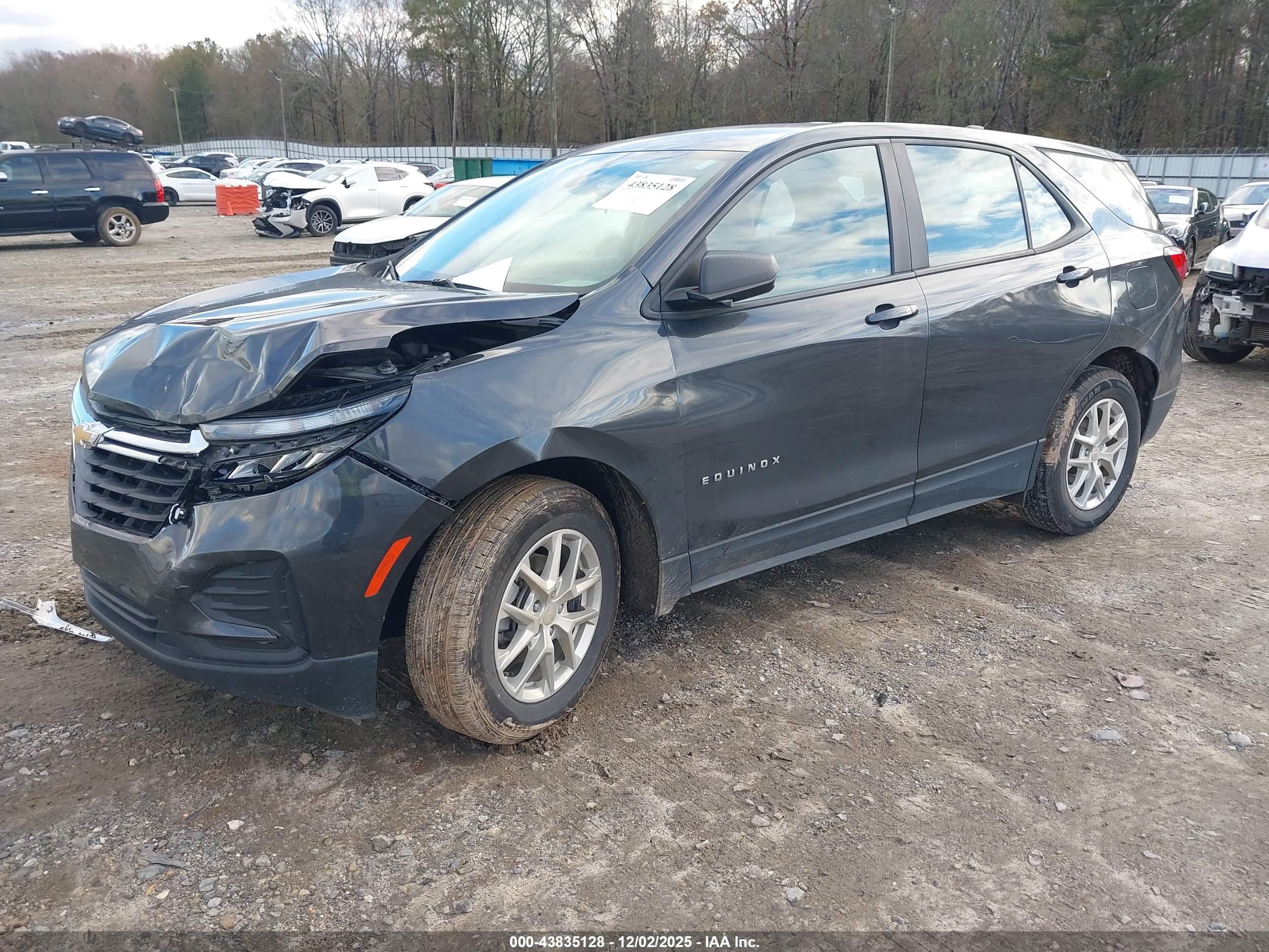 CHEVROLET EQUINOX image 2
