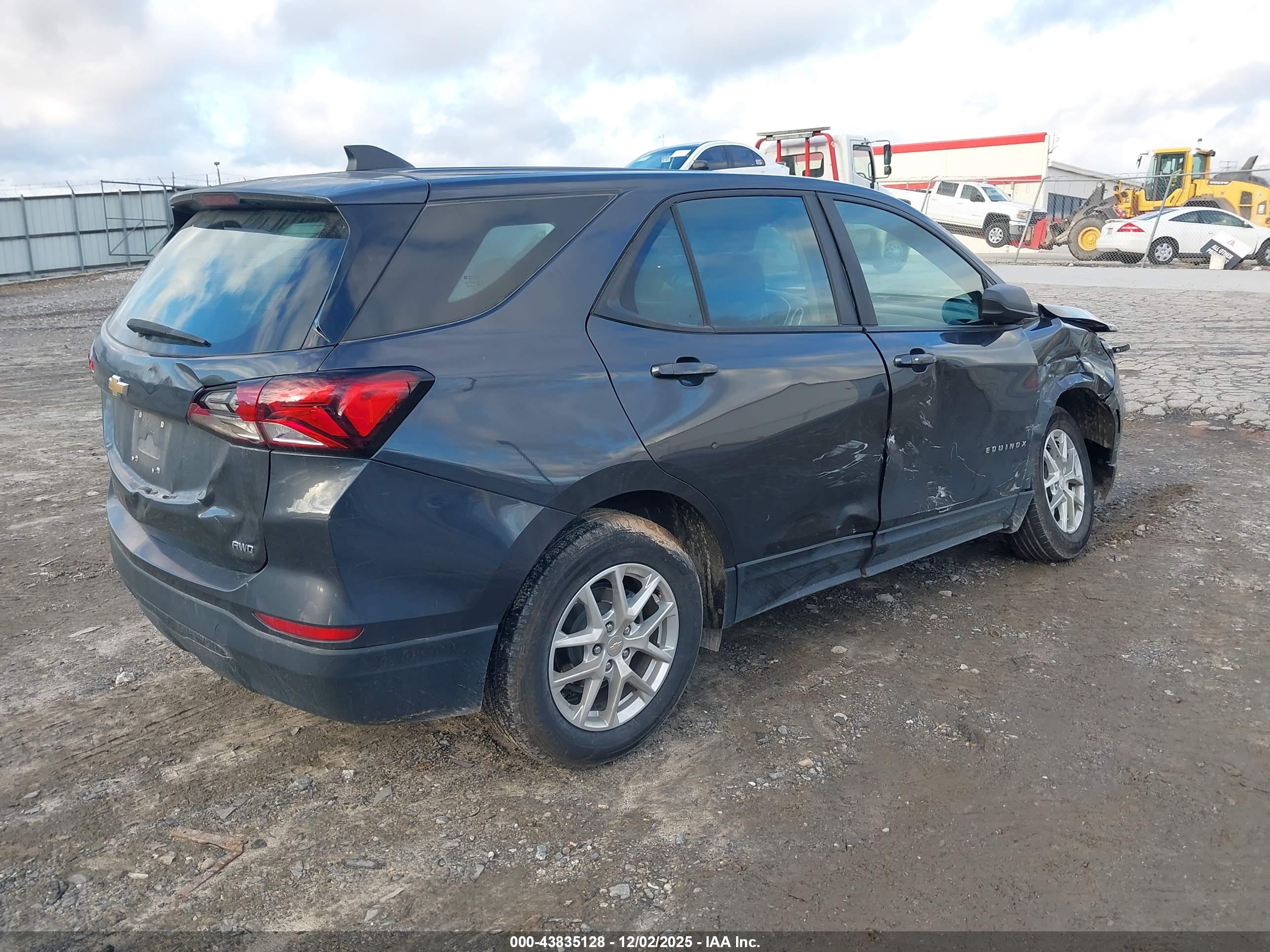 CHEVROLET EQUINOX image 4