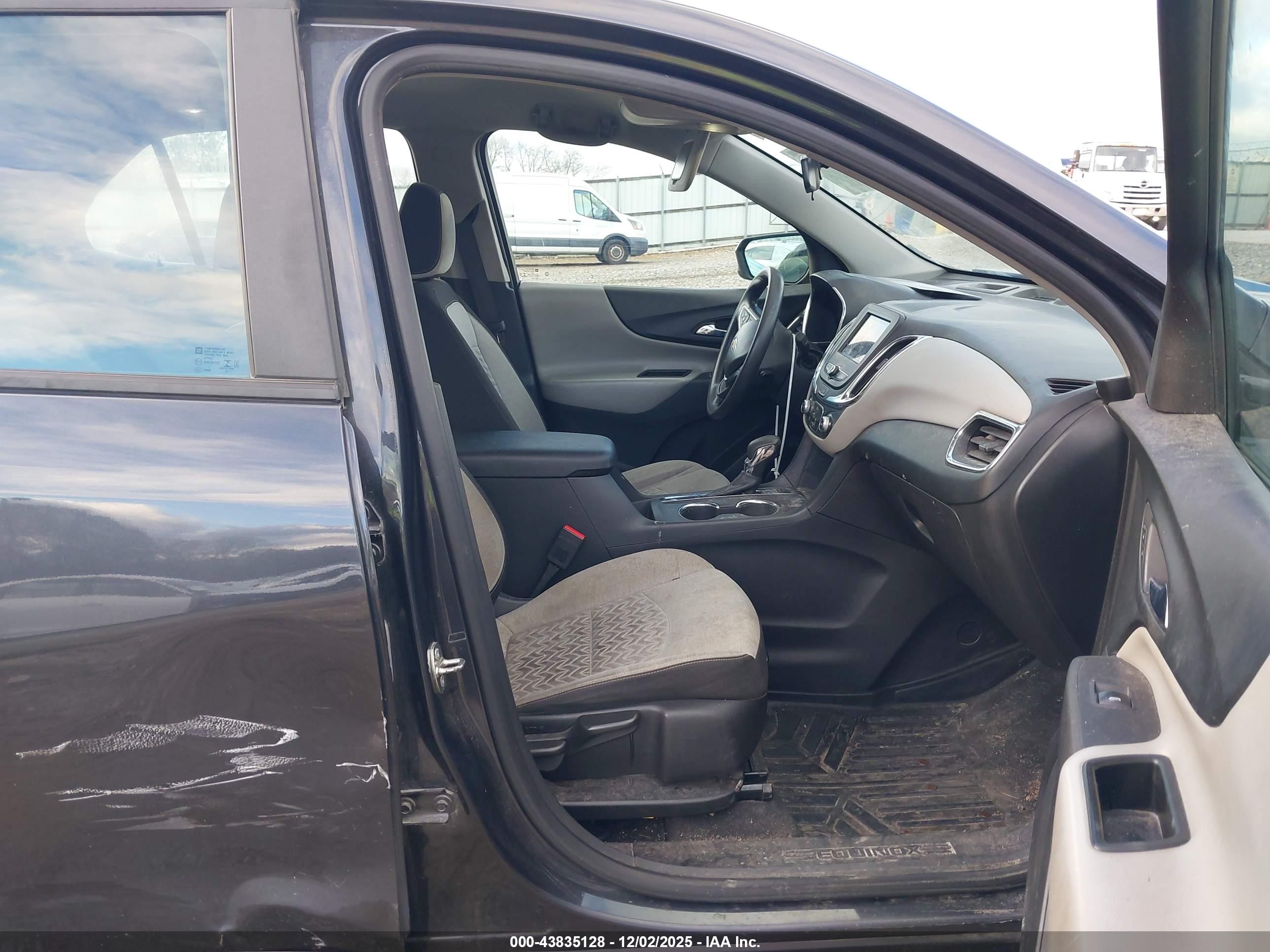 CHEVROLET EQUINOX image 5
