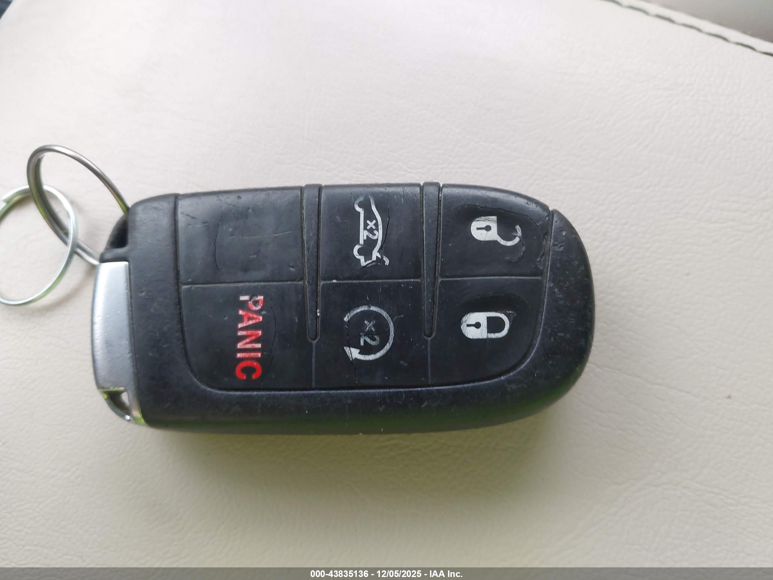 CHRYSLER 300 image 11