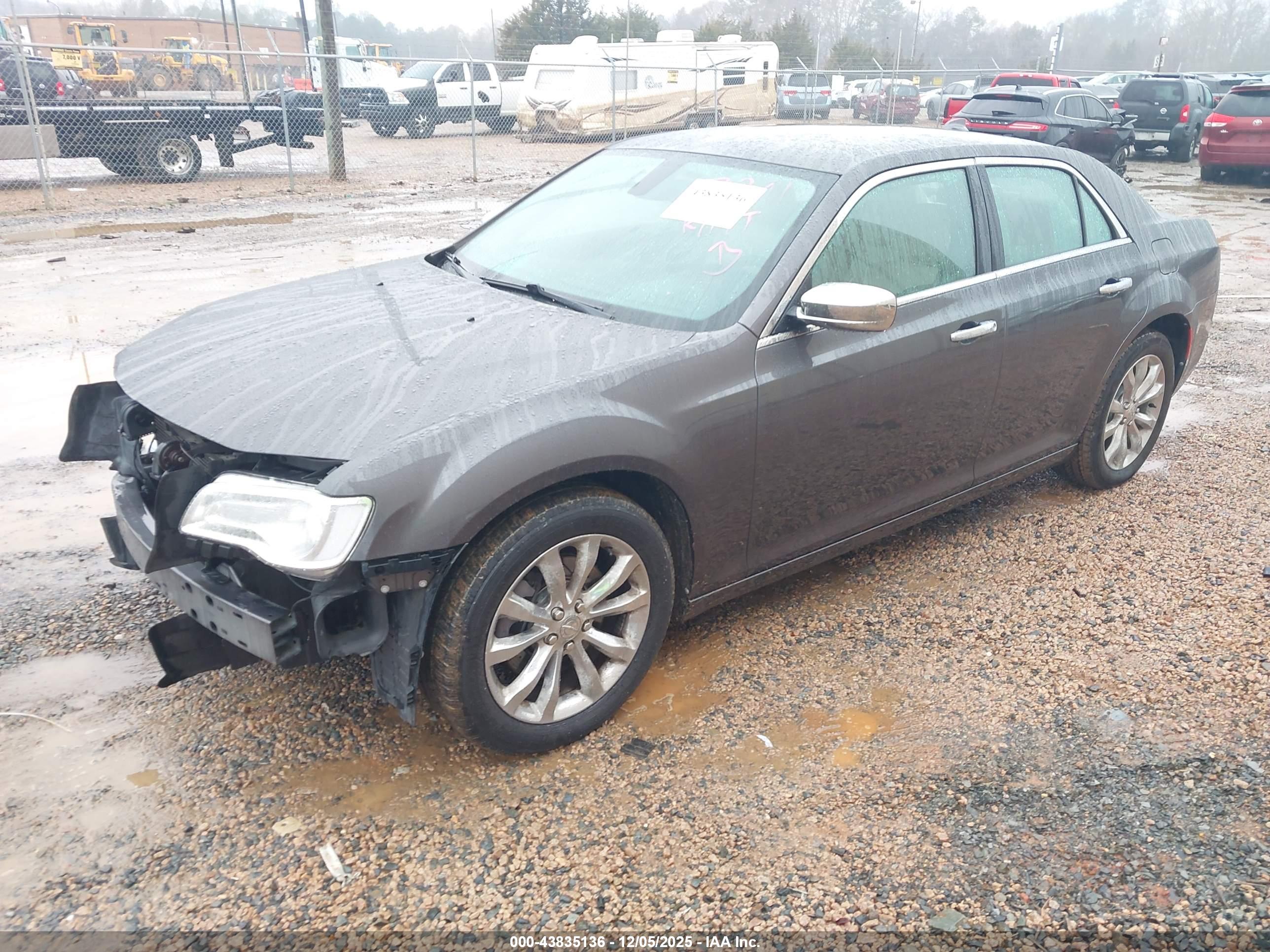 CHRYSLER 300 image 2