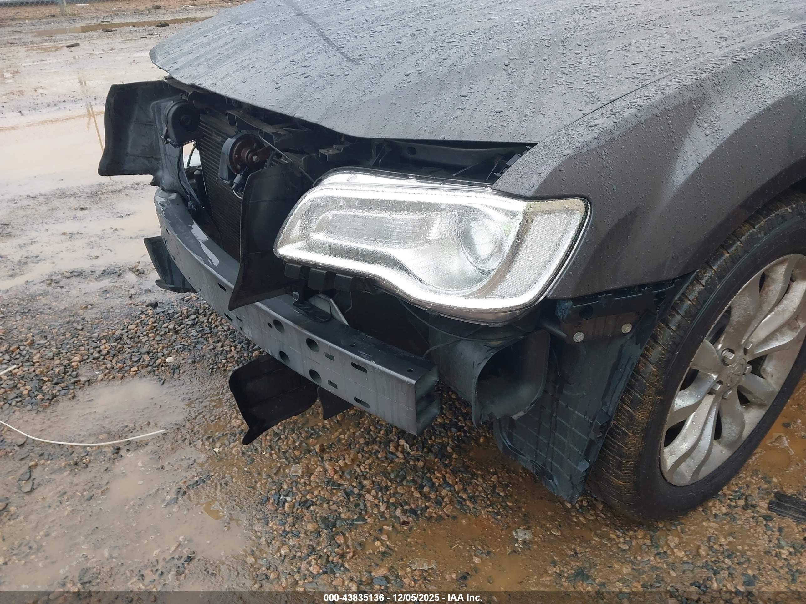 CHRYSLER 300 image 6