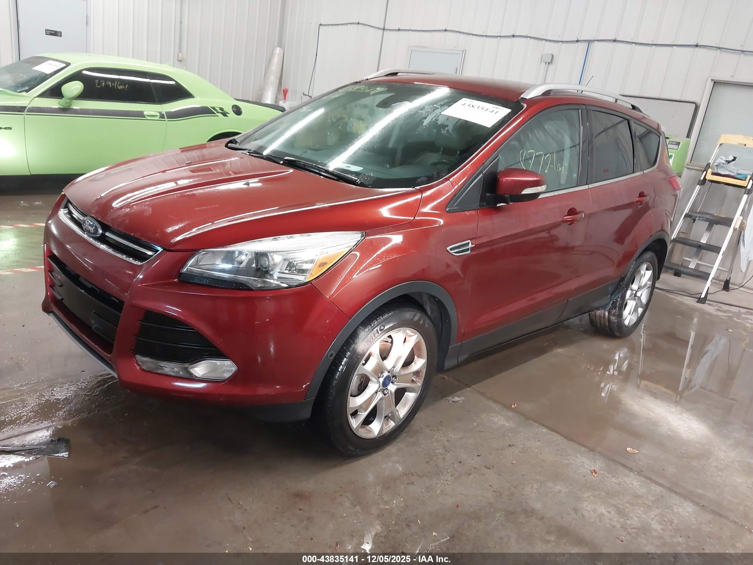 FORD ESCAPE image 2