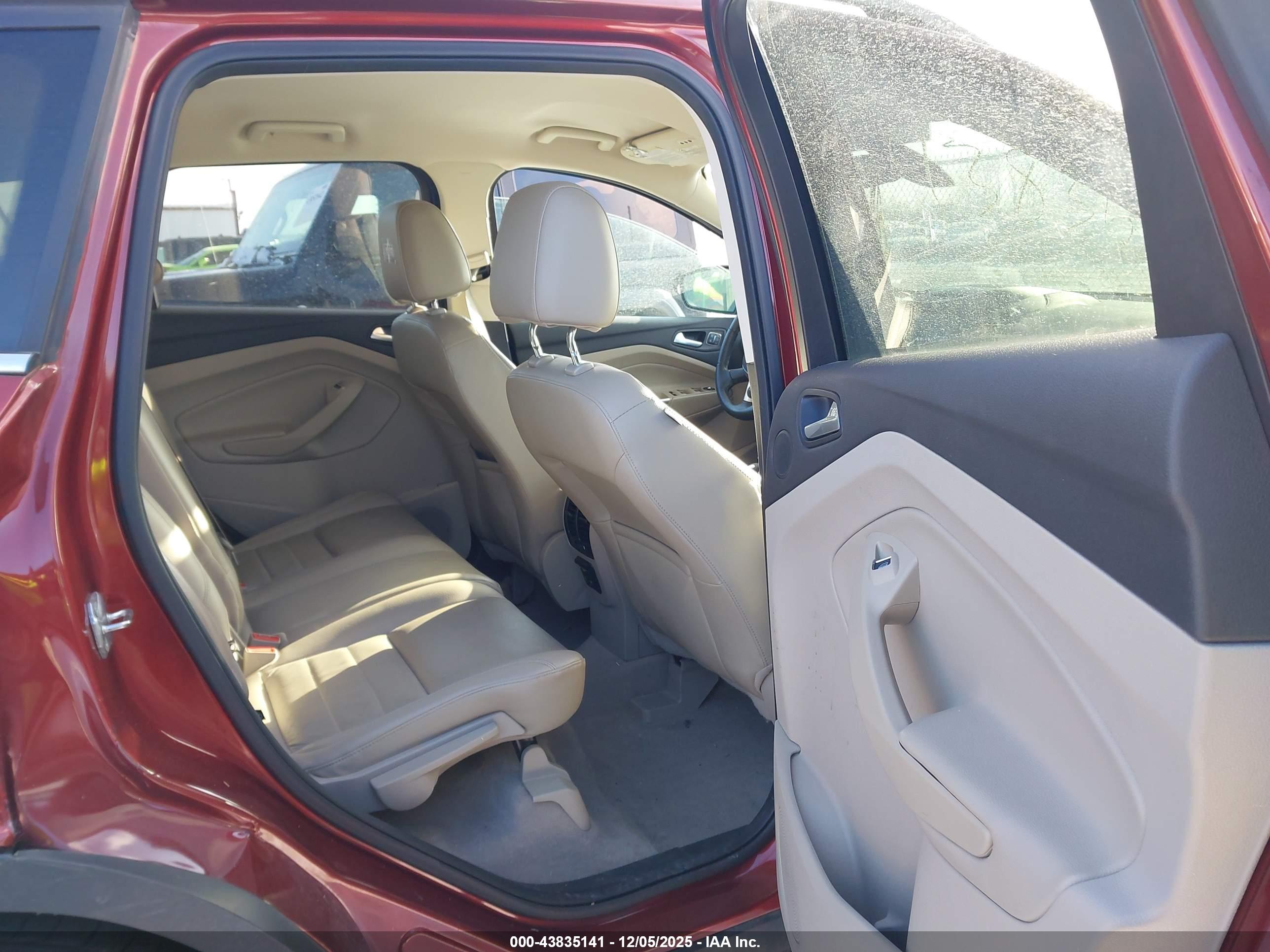 FORD ESCAPE image 8