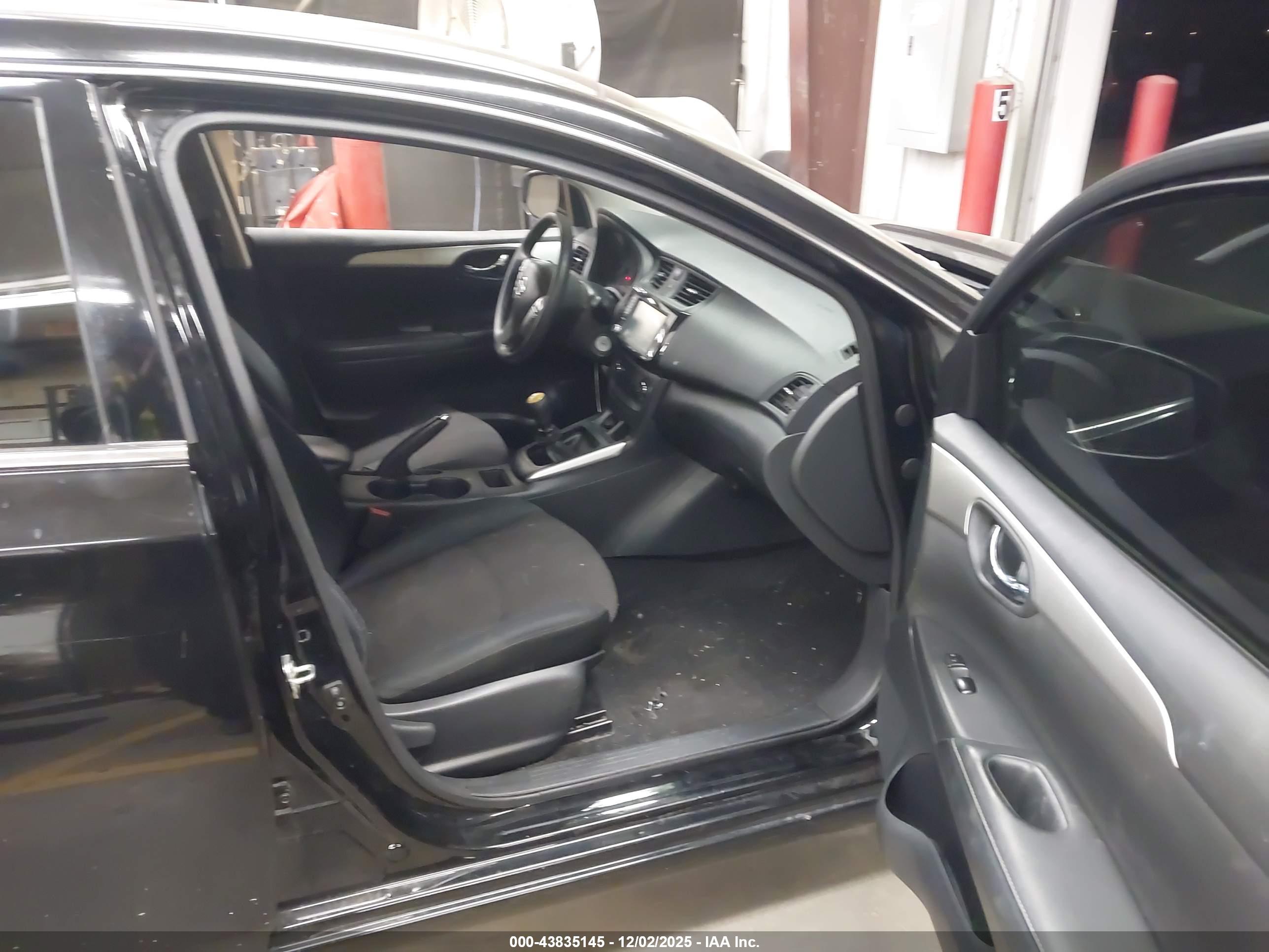 NISSAN SENTRA image 5