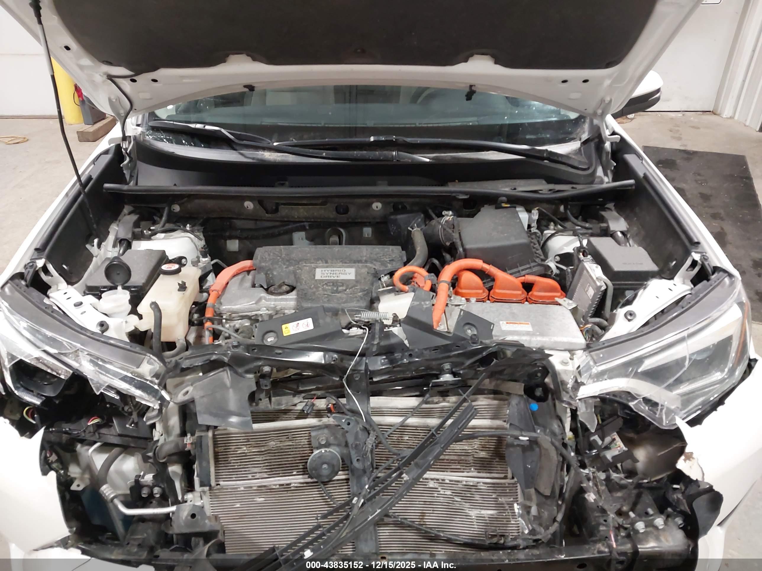 TOYOTA RAV4 image 10