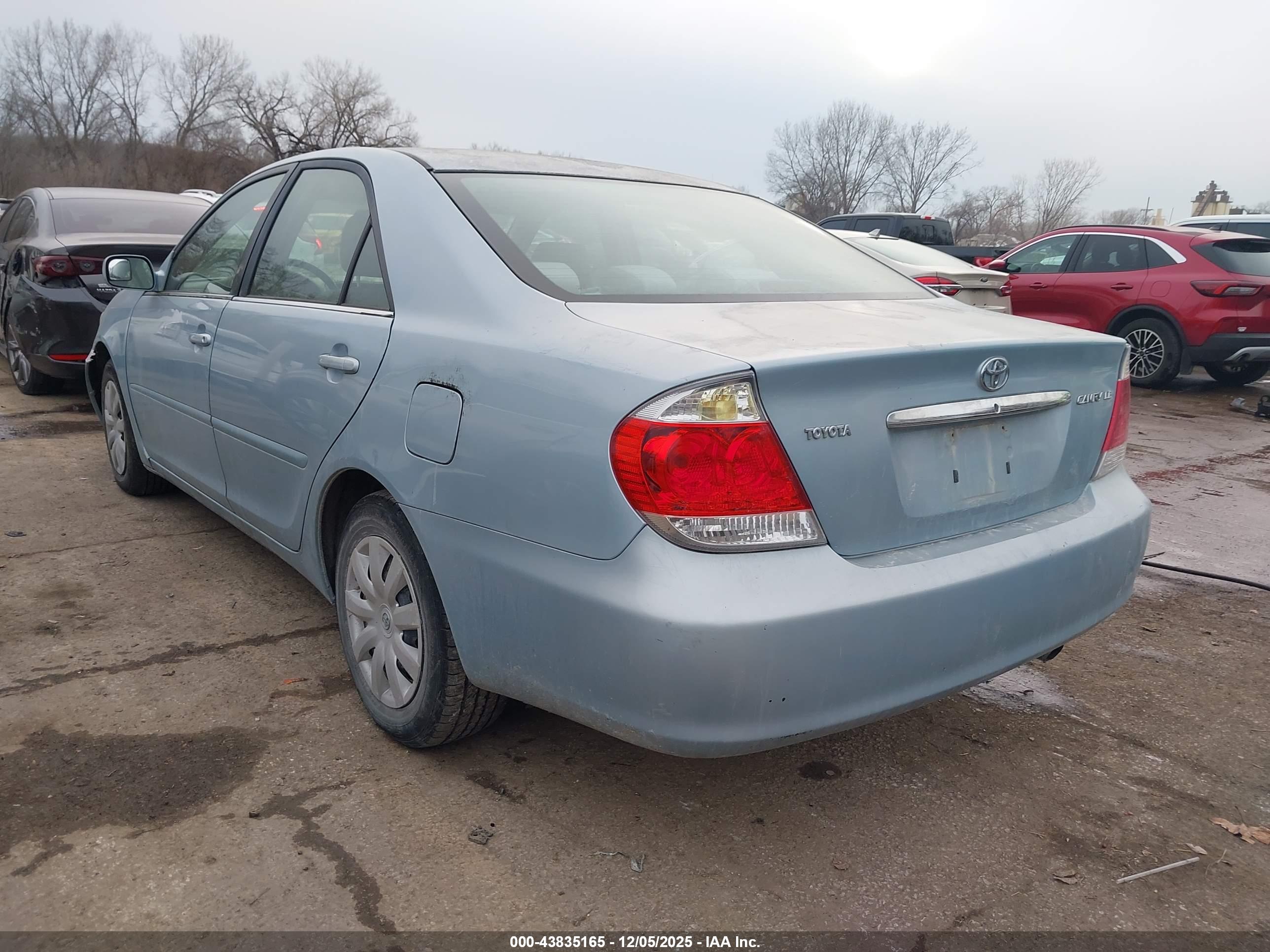 TOYOTA CAMRY image 3