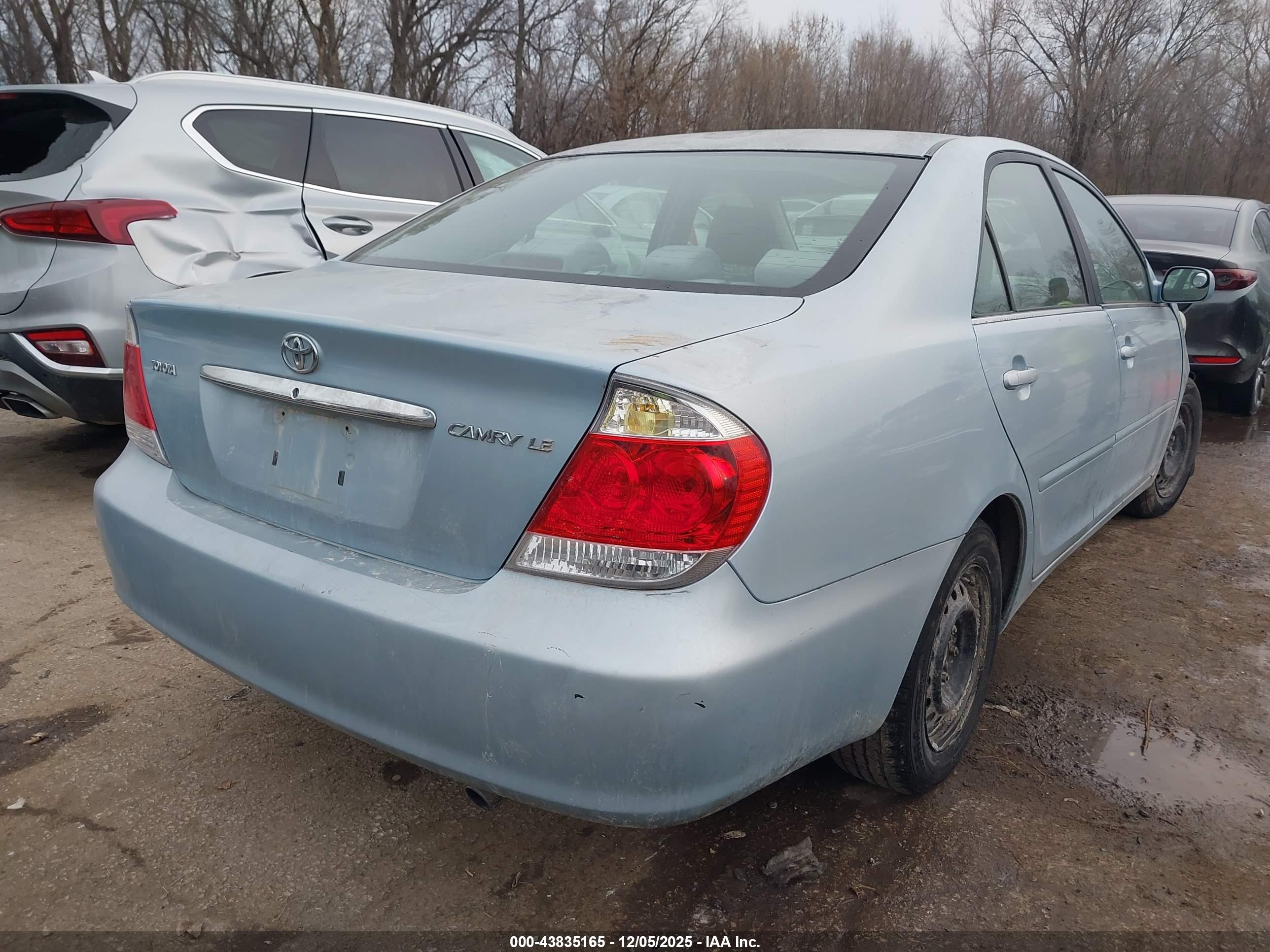 TOYOTA CAMRY image 4