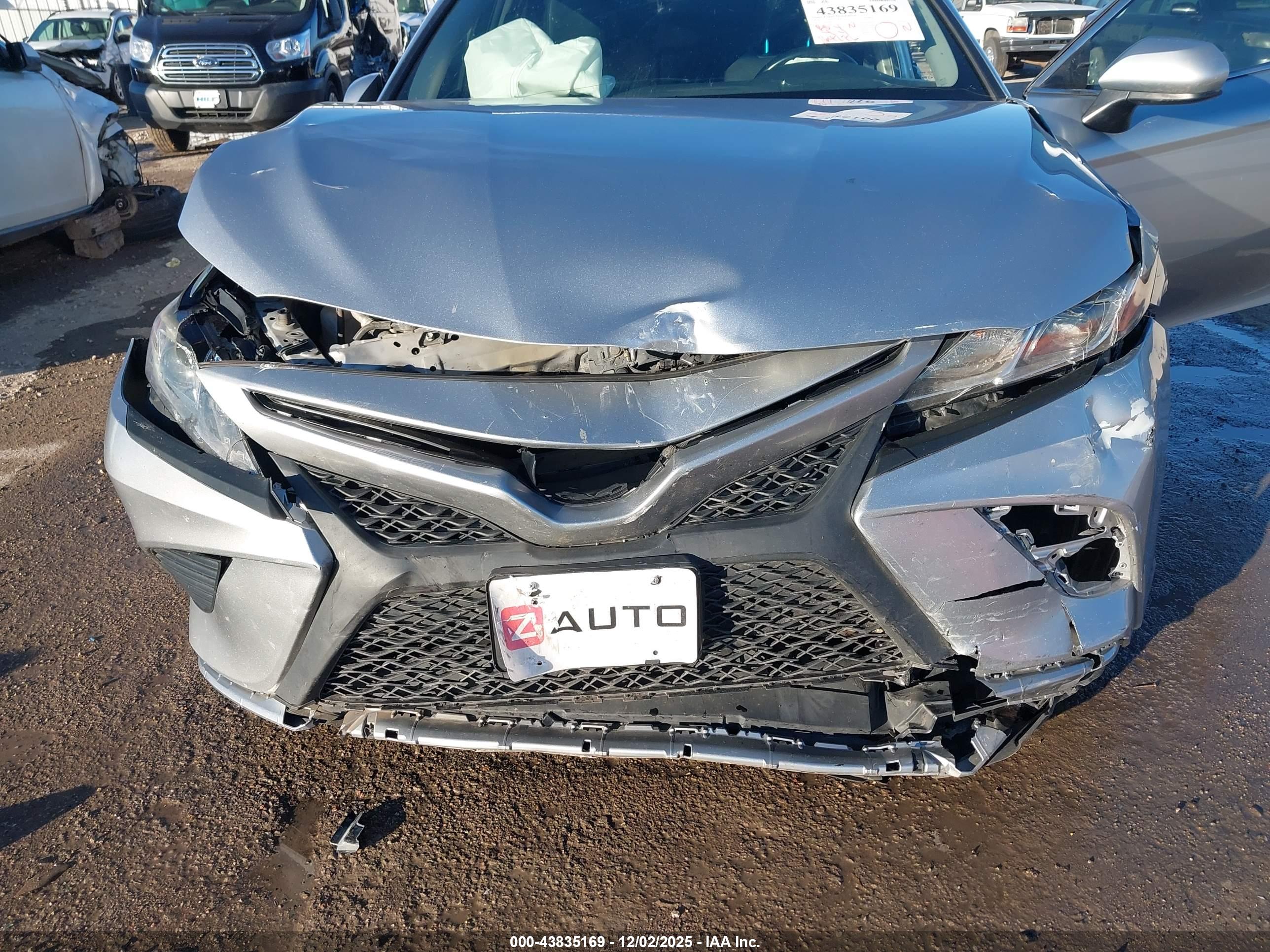 TOYOTA CAMRY image 6