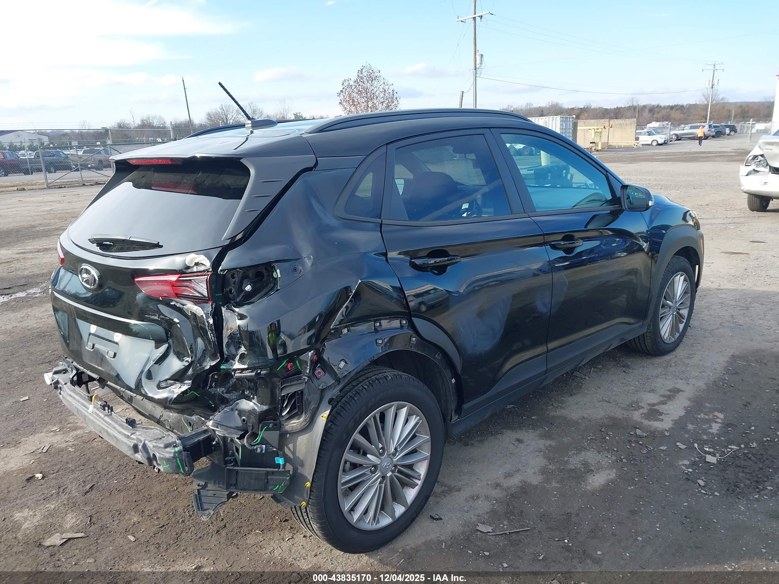HYUNDAI KONA image 4