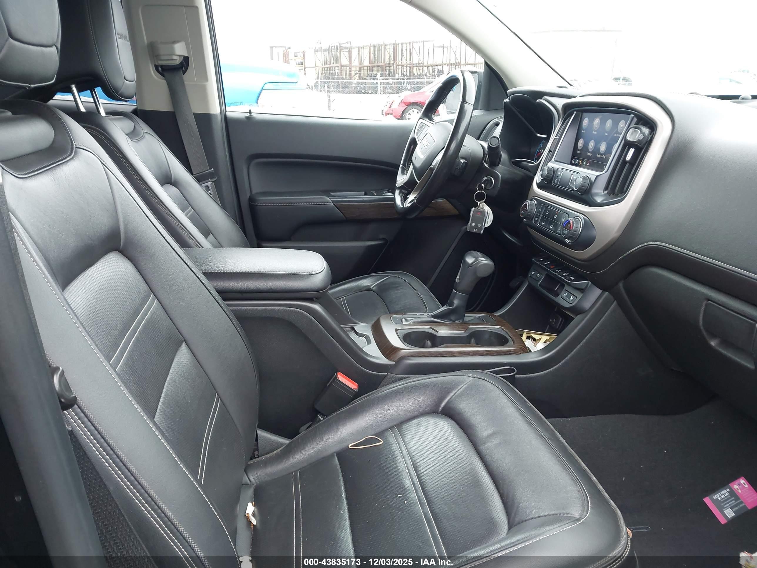 GMC CANYON image 5