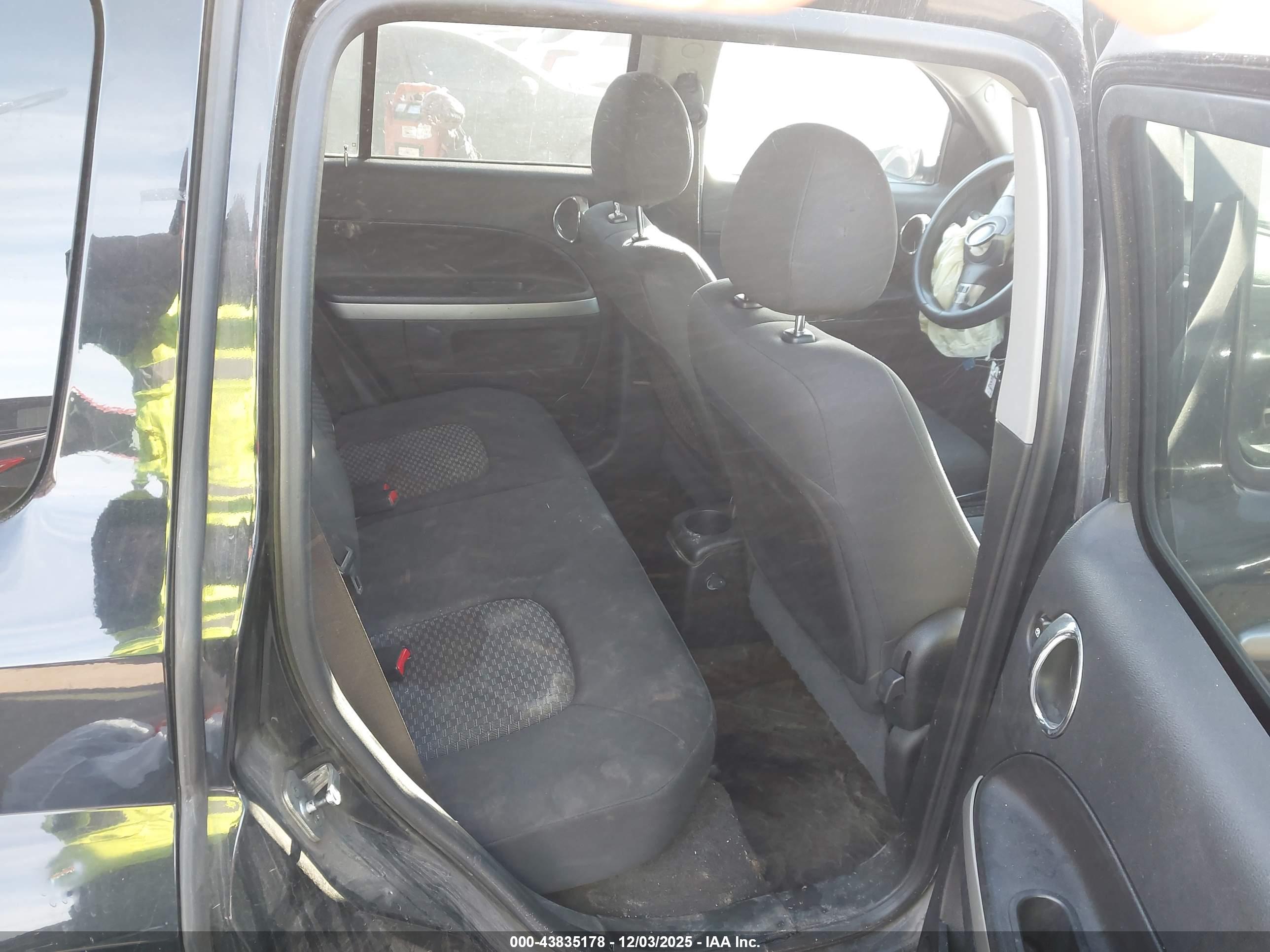 CHEVROLET HHR image 8