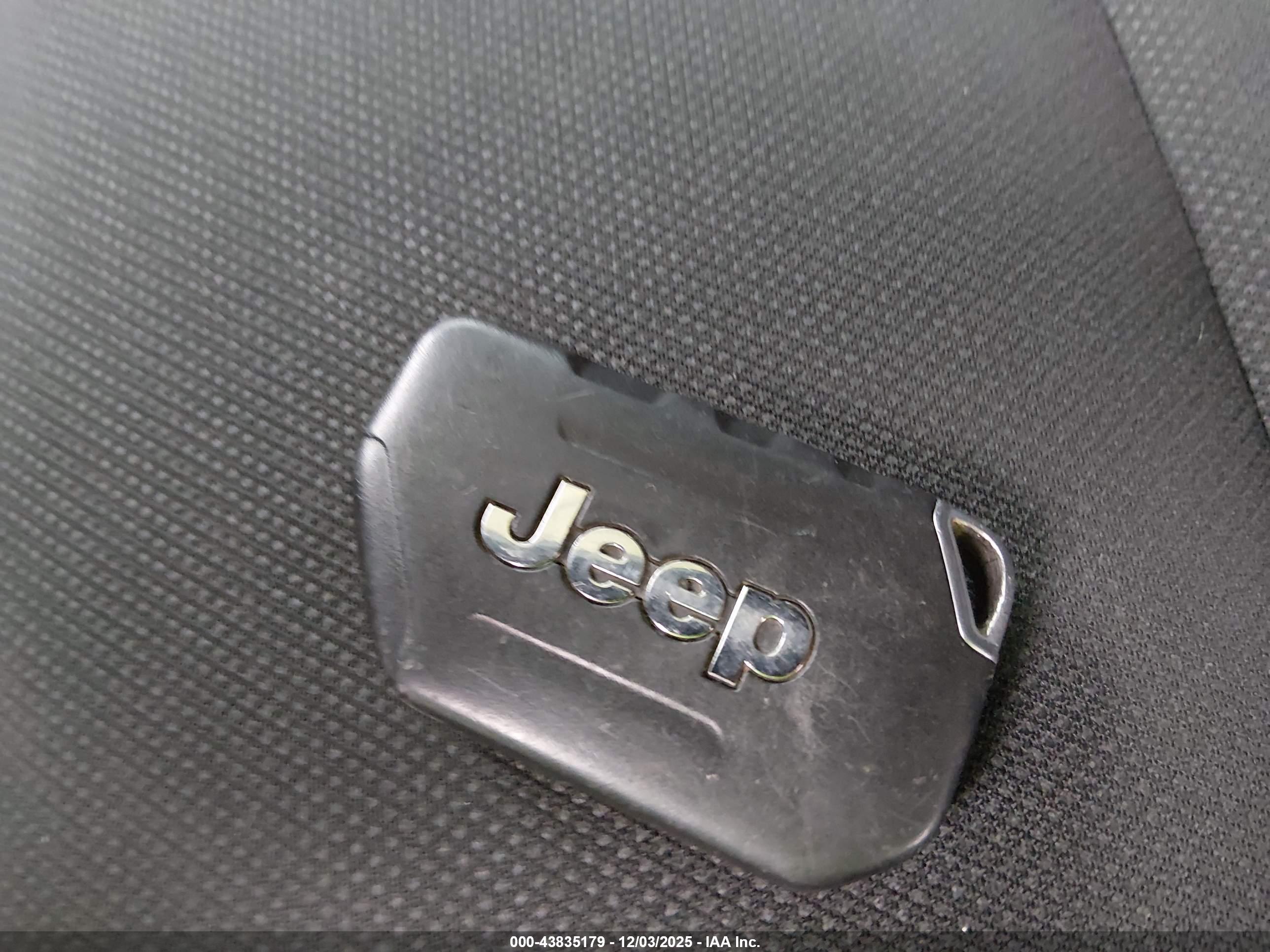 JEEP WRANGLER image 11