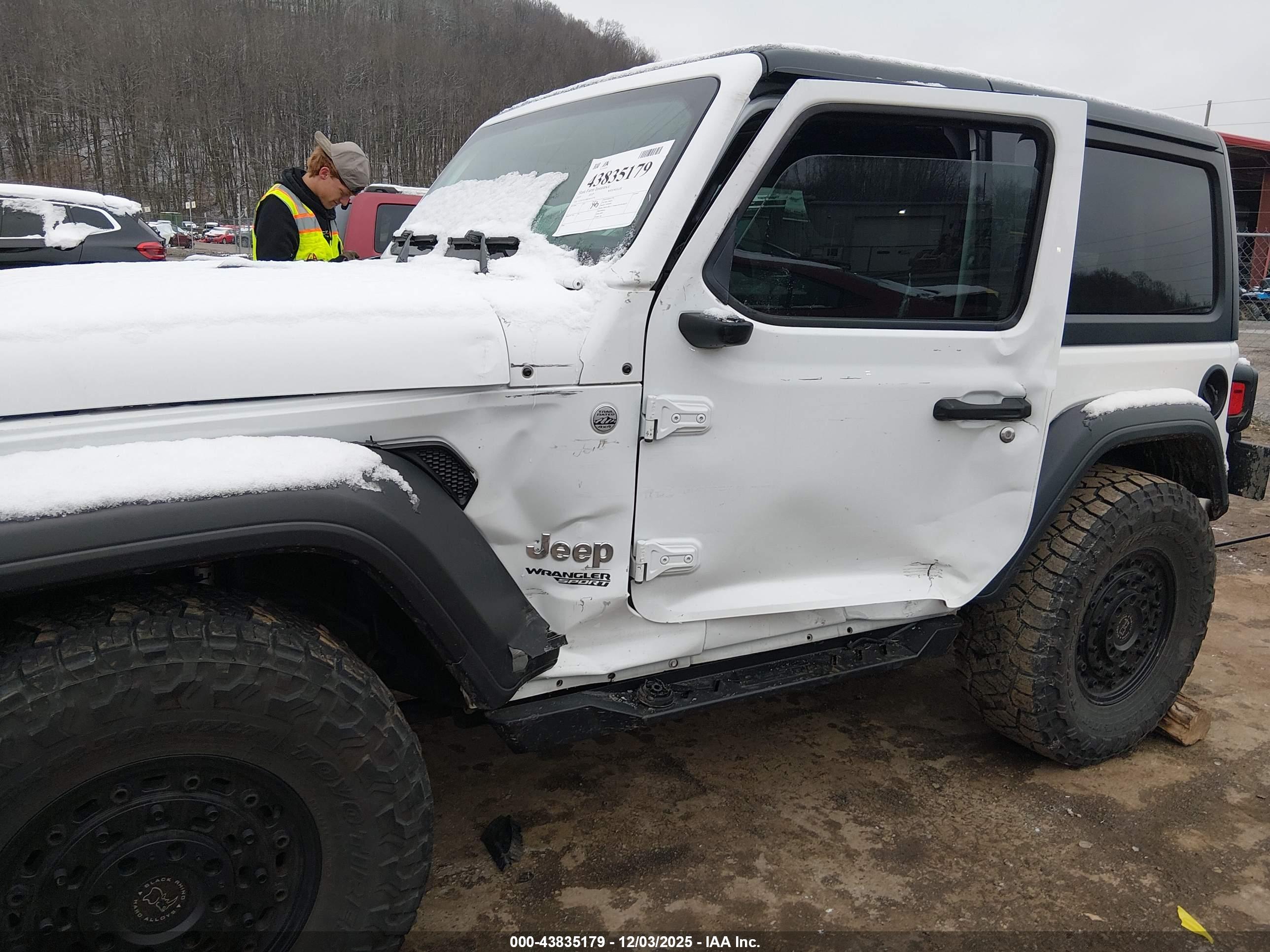 JEEP WRANGLER image 6