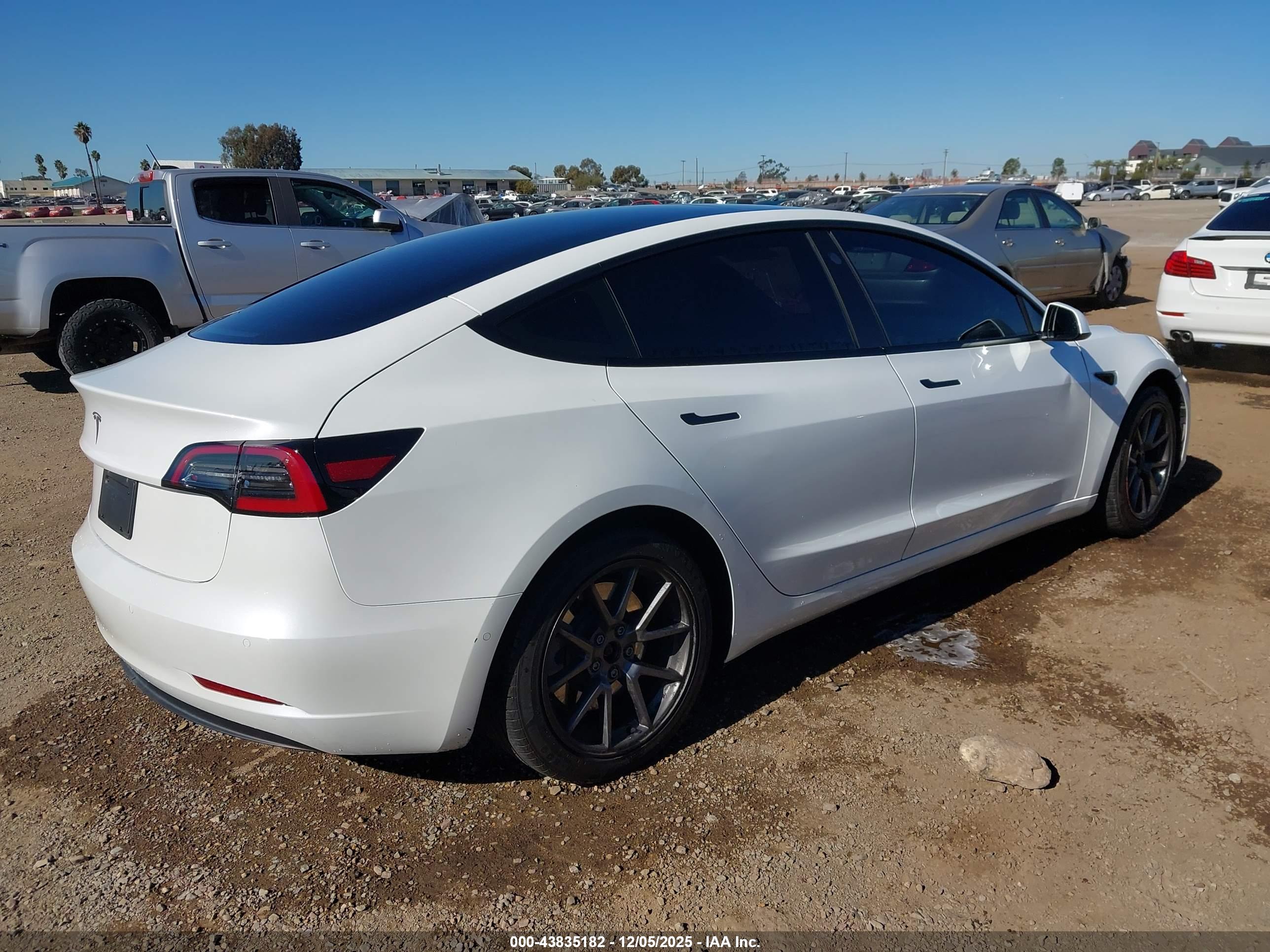 TESLA MODEL image 4