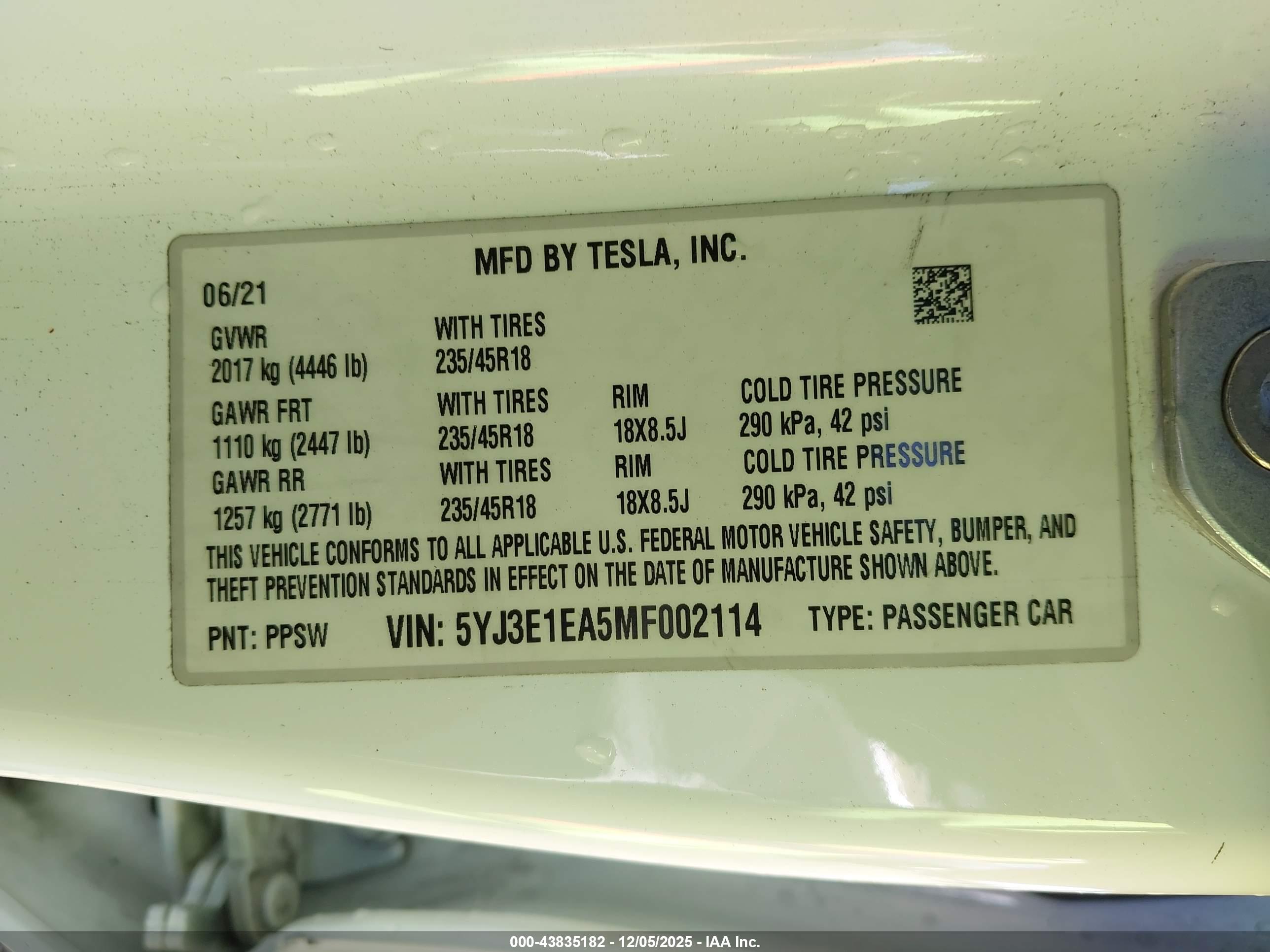 TESLA MODEL image 9