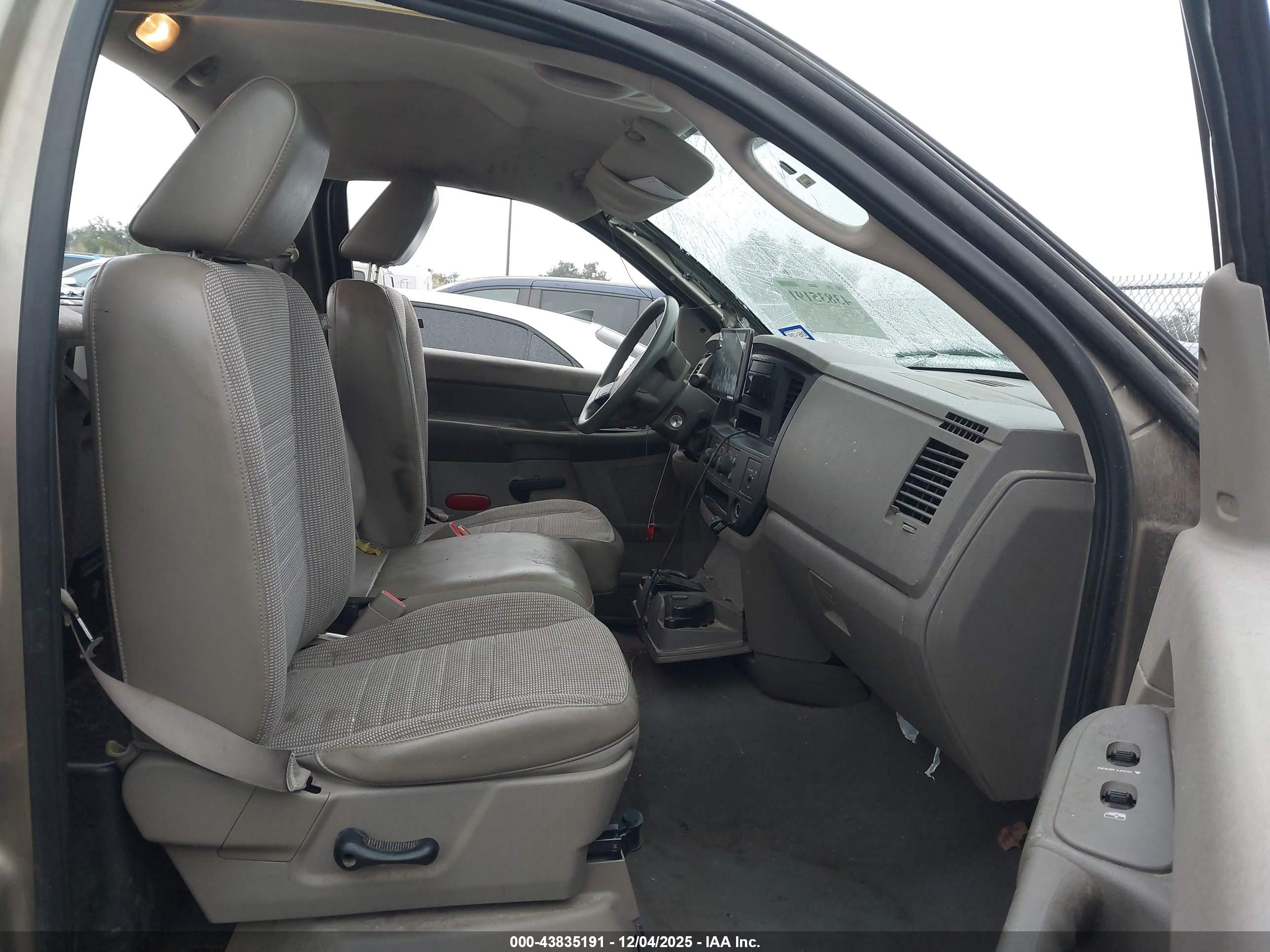 DODGE RAM image 5