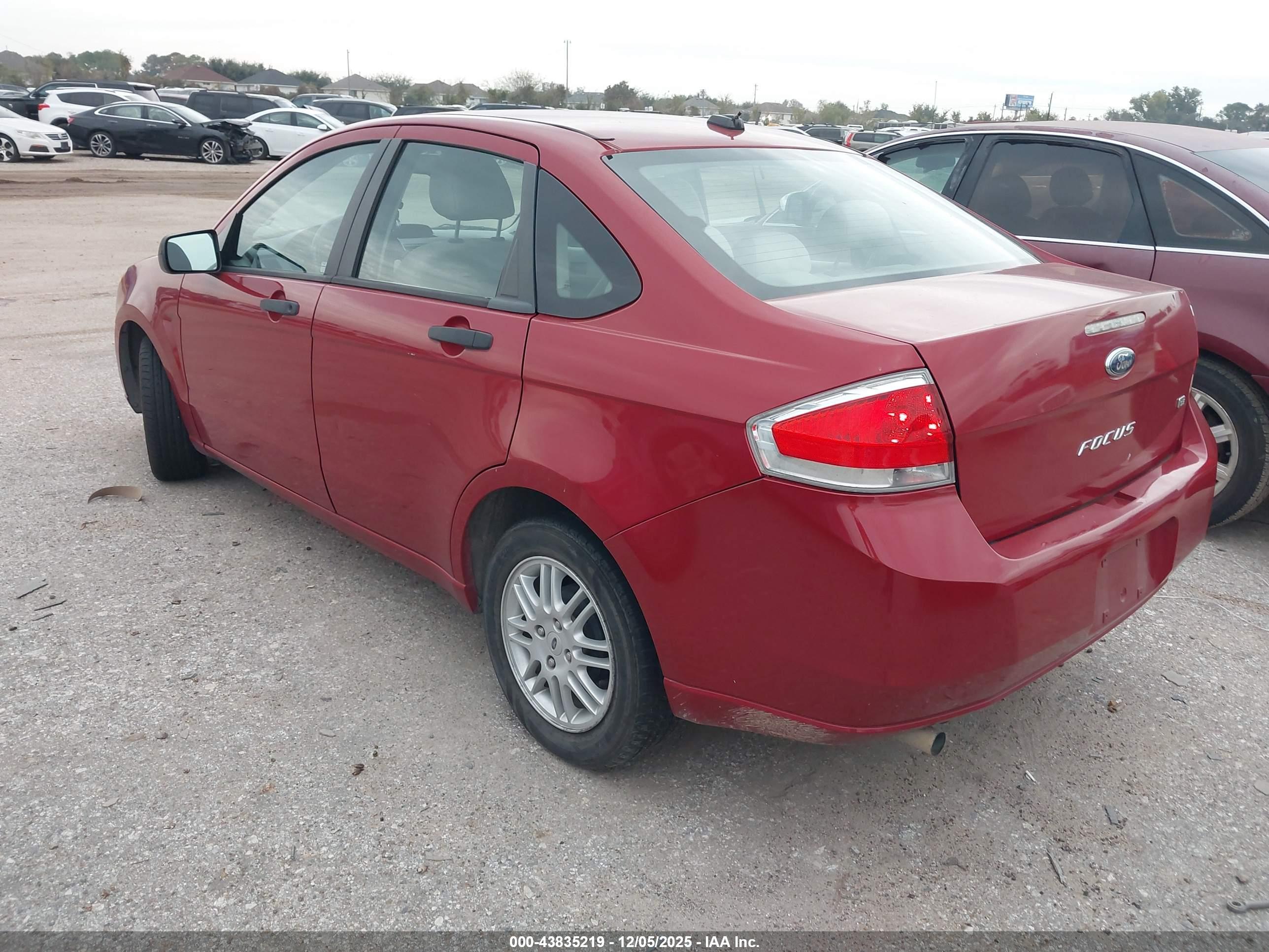 FORD FOCUS image 3