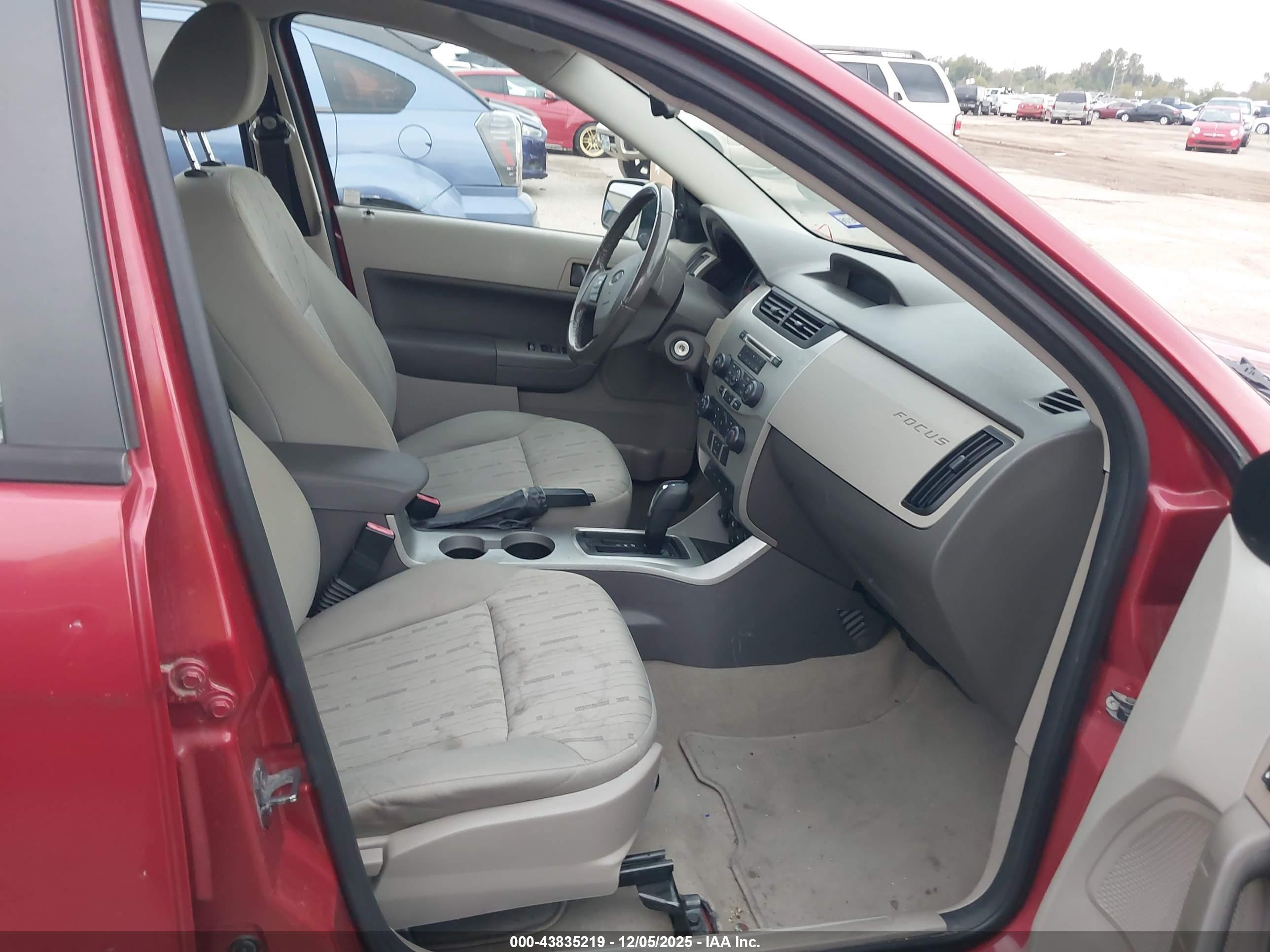 FORD FOCUS image 5