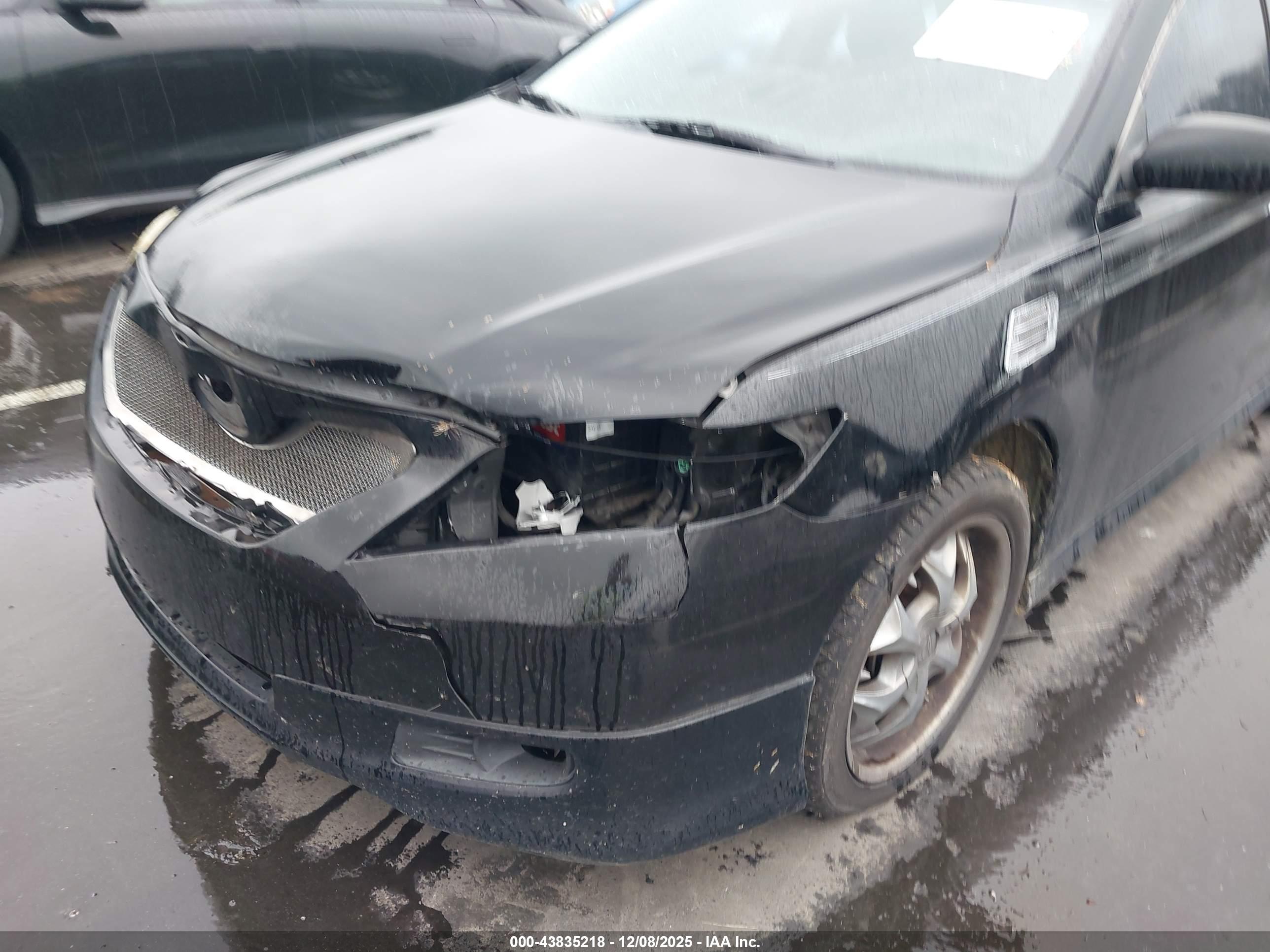 TOYOTA CAMRY image 6