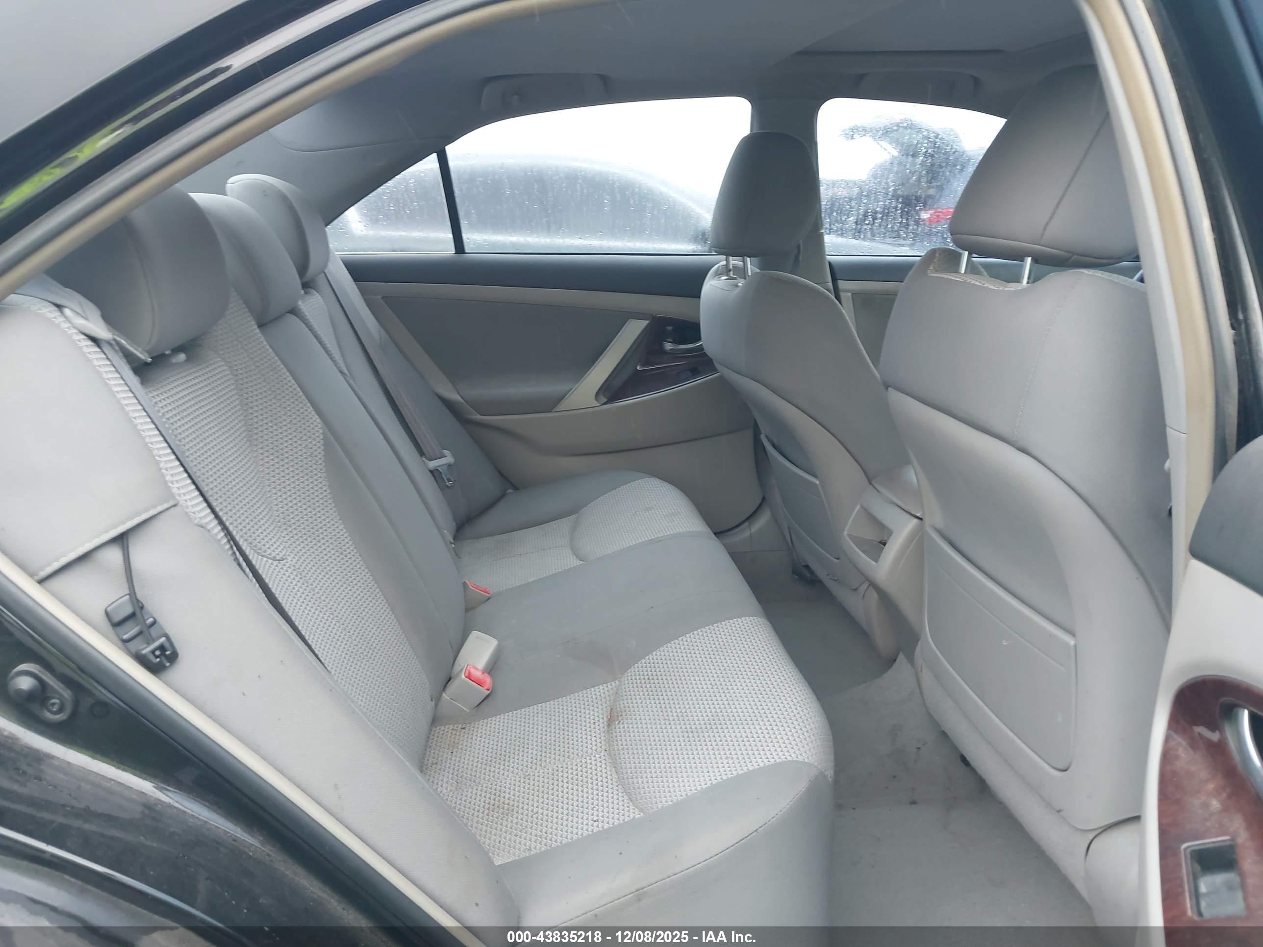TOYOTA CAMRY image 8
